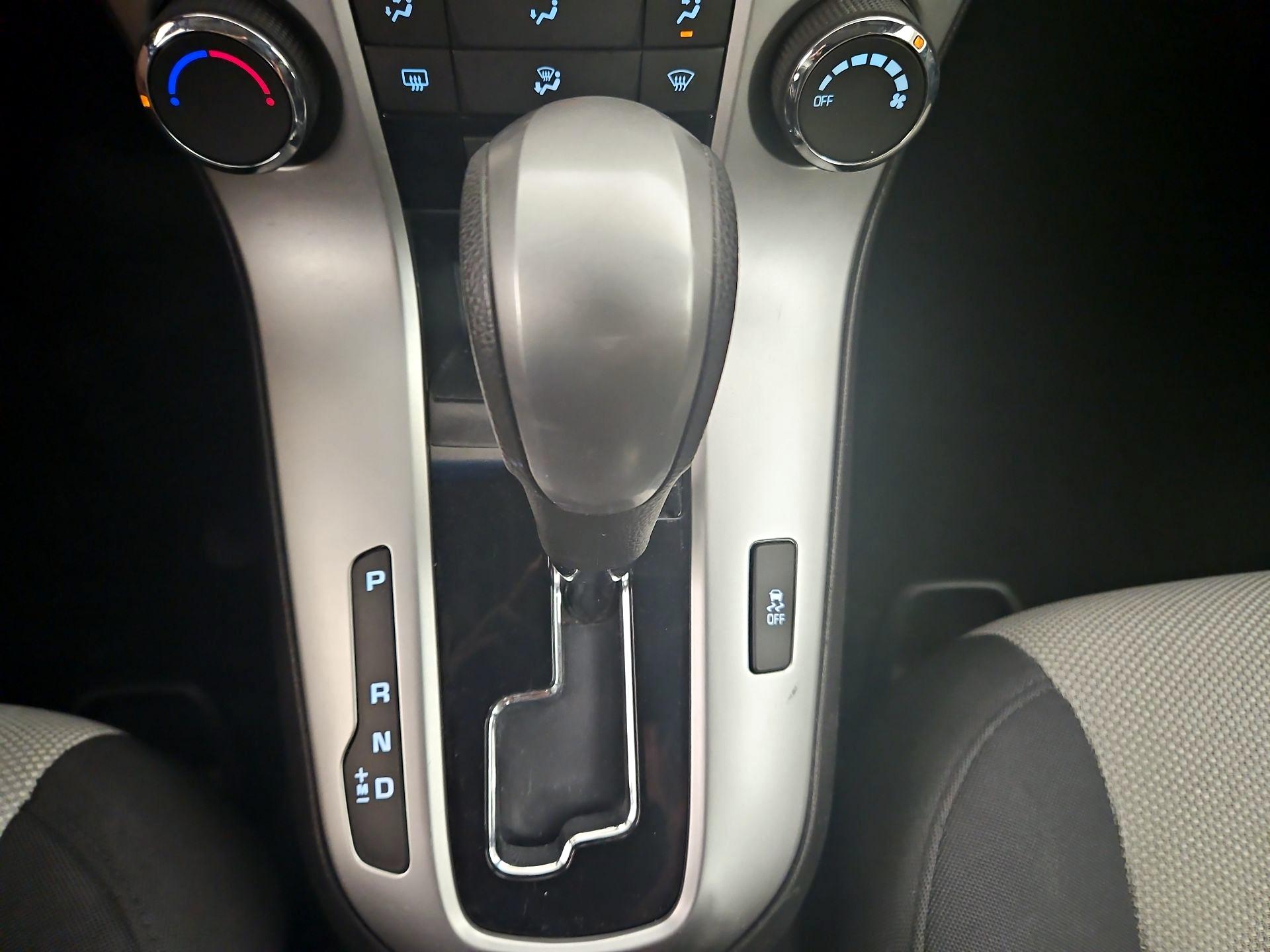 Thumbnail: 2015 Chevrolet Cruze - 16