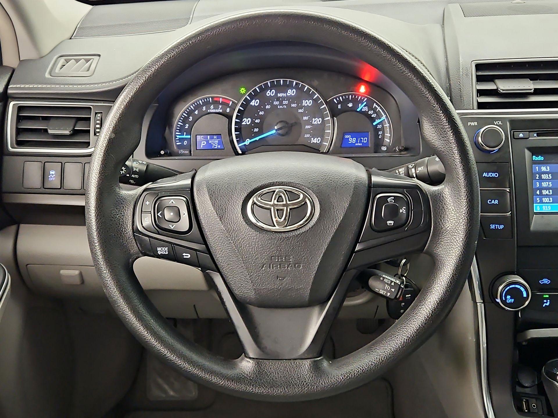 Thumbnail: 2015 Toyota Camry - 10