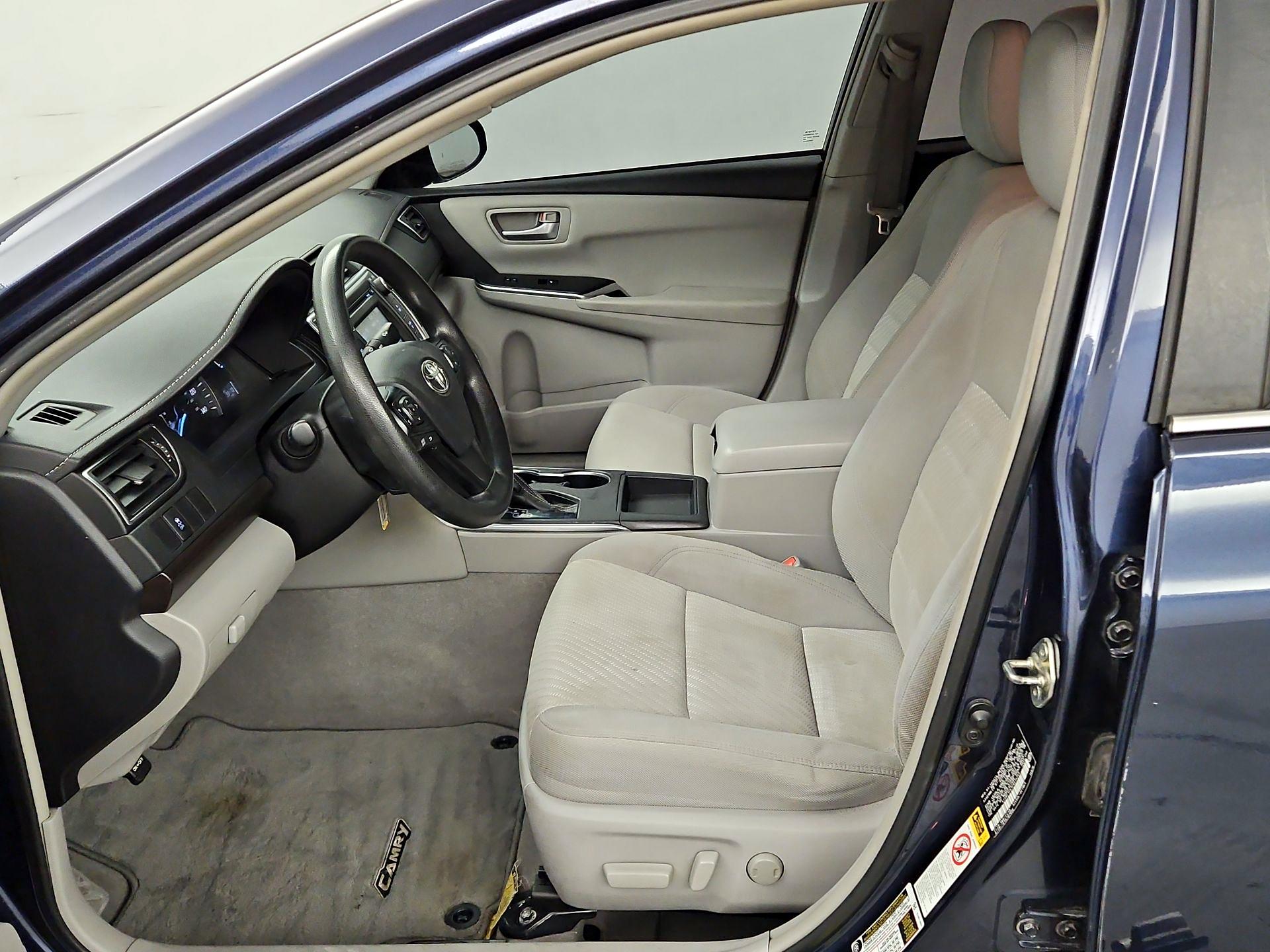 Thumbnail: 2015 Toyota Camry - 11