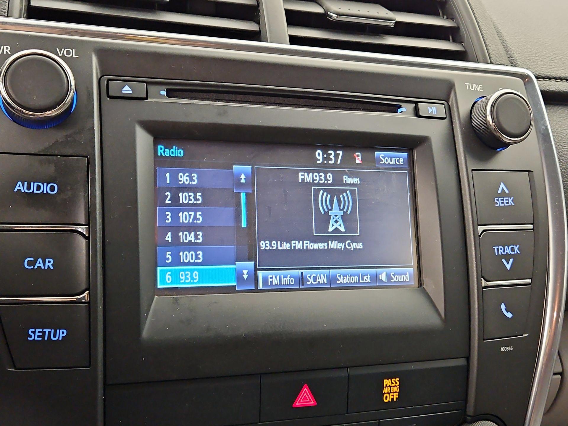 Thumbnail: 2015 Toyota Camry - 15