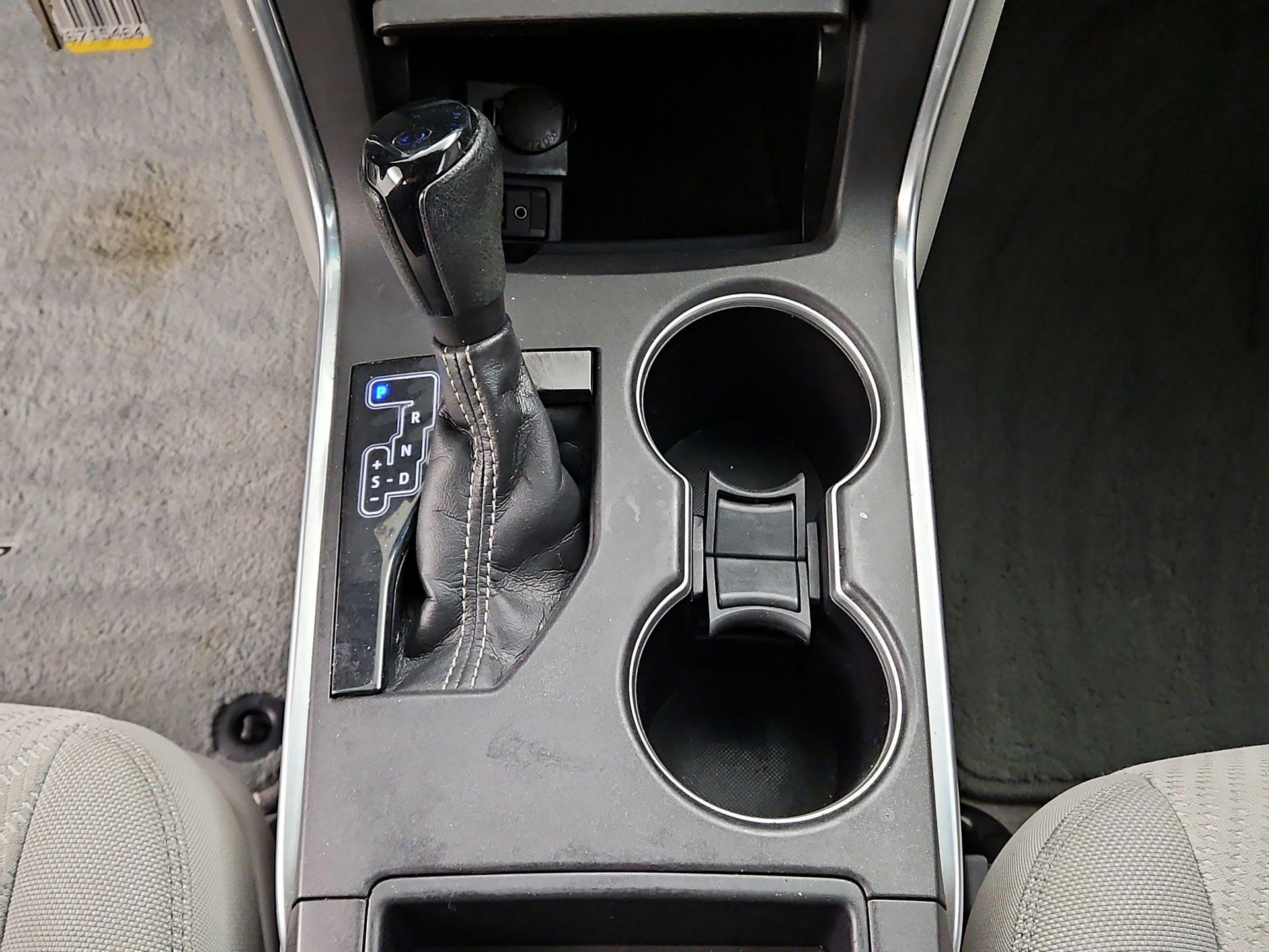 Thumbnail: 2015 Toyota Camry - 17