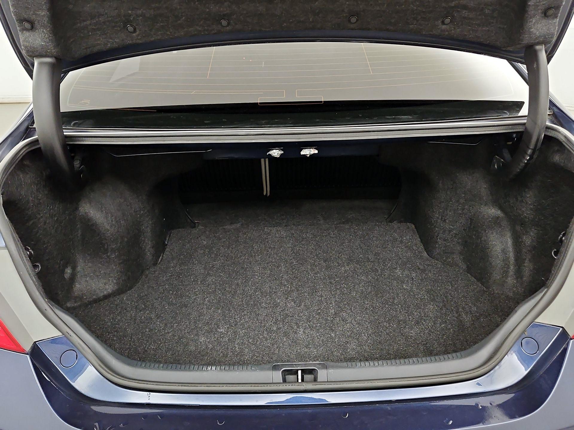 Thumbnail: 2015 Toyota Camry - 20