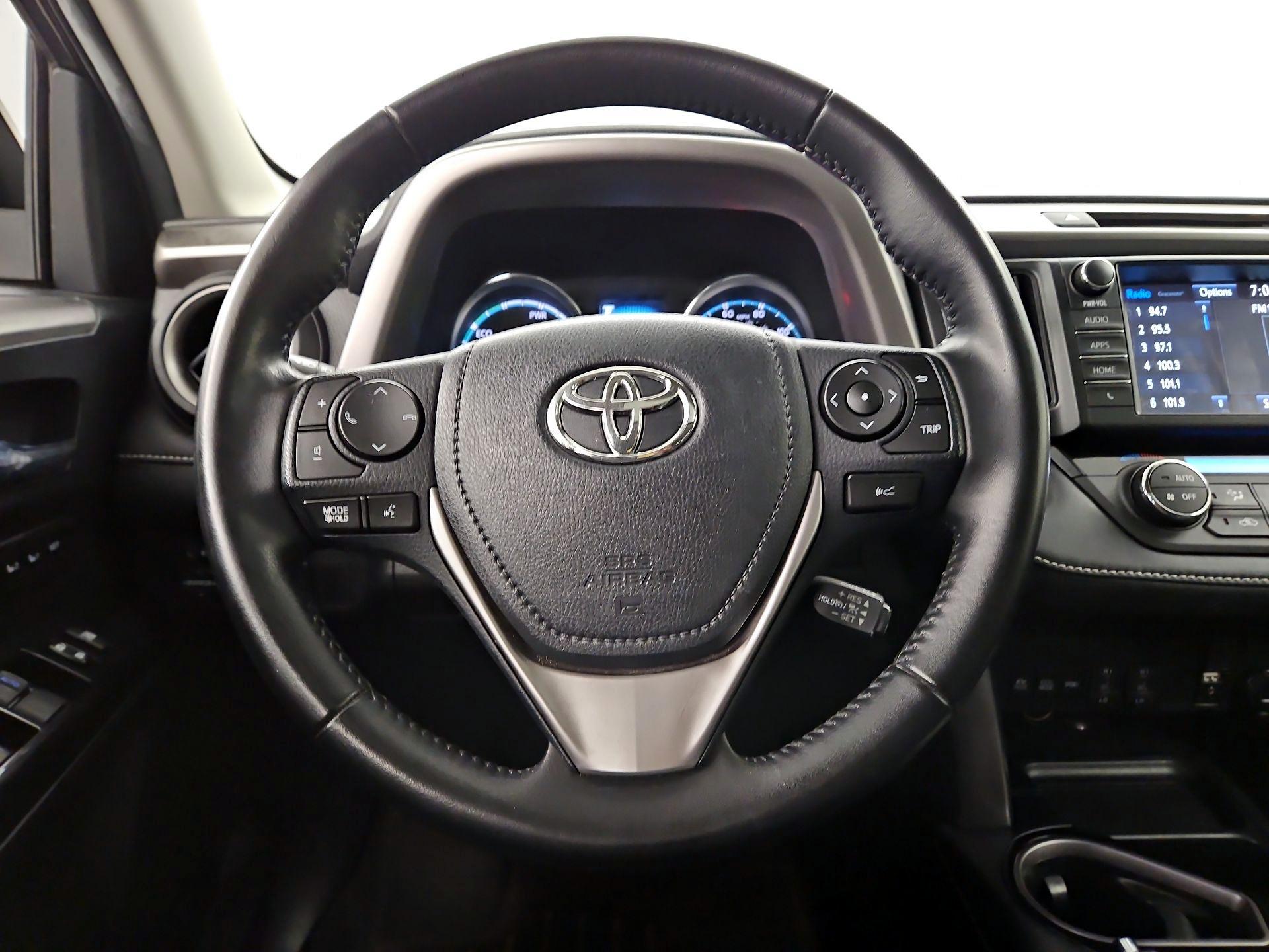 Thumbnail: 2016 Toyota RAV4 - 10