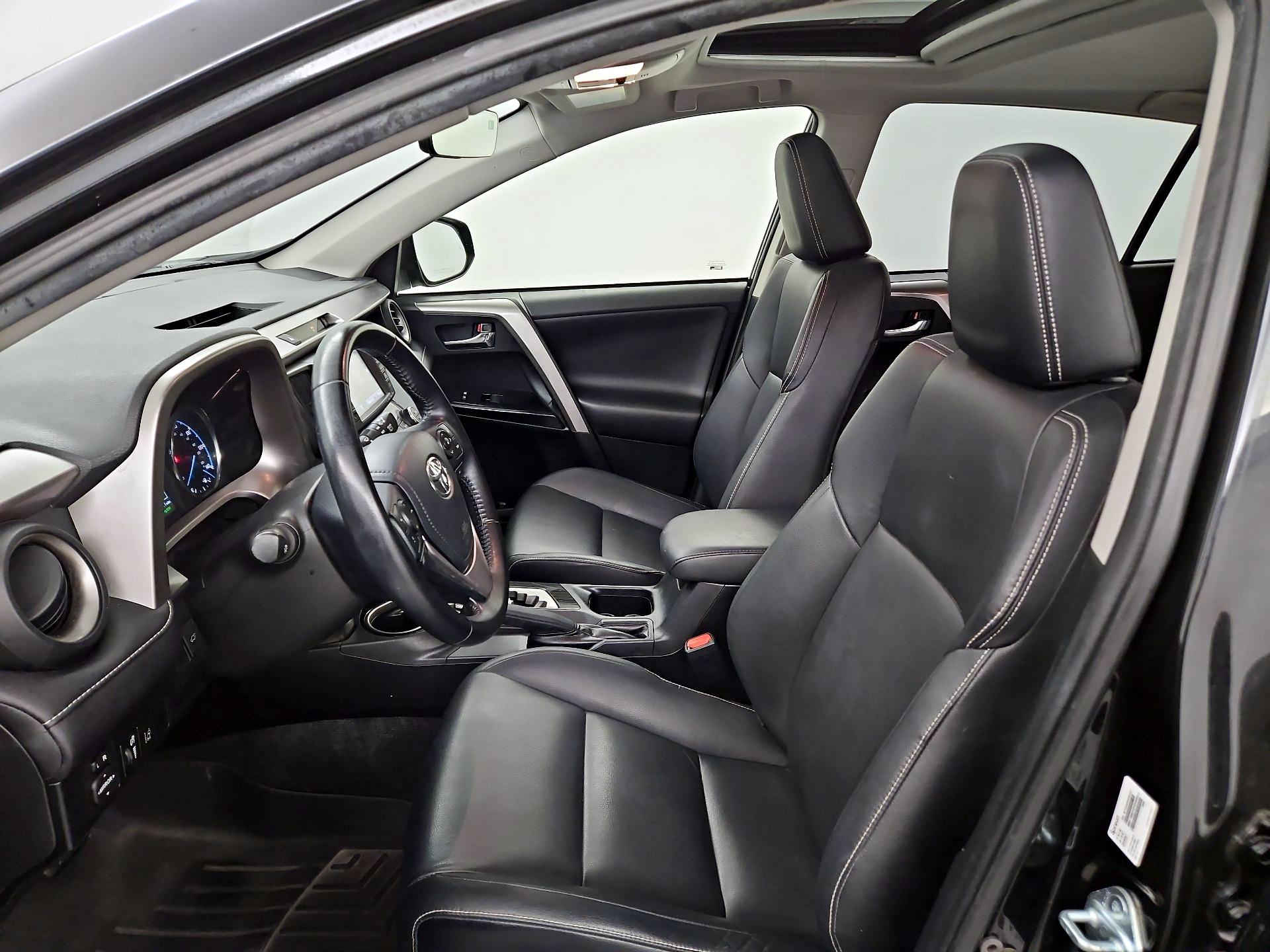 Thumbnail: 2016 Toyota RAV4 - 11