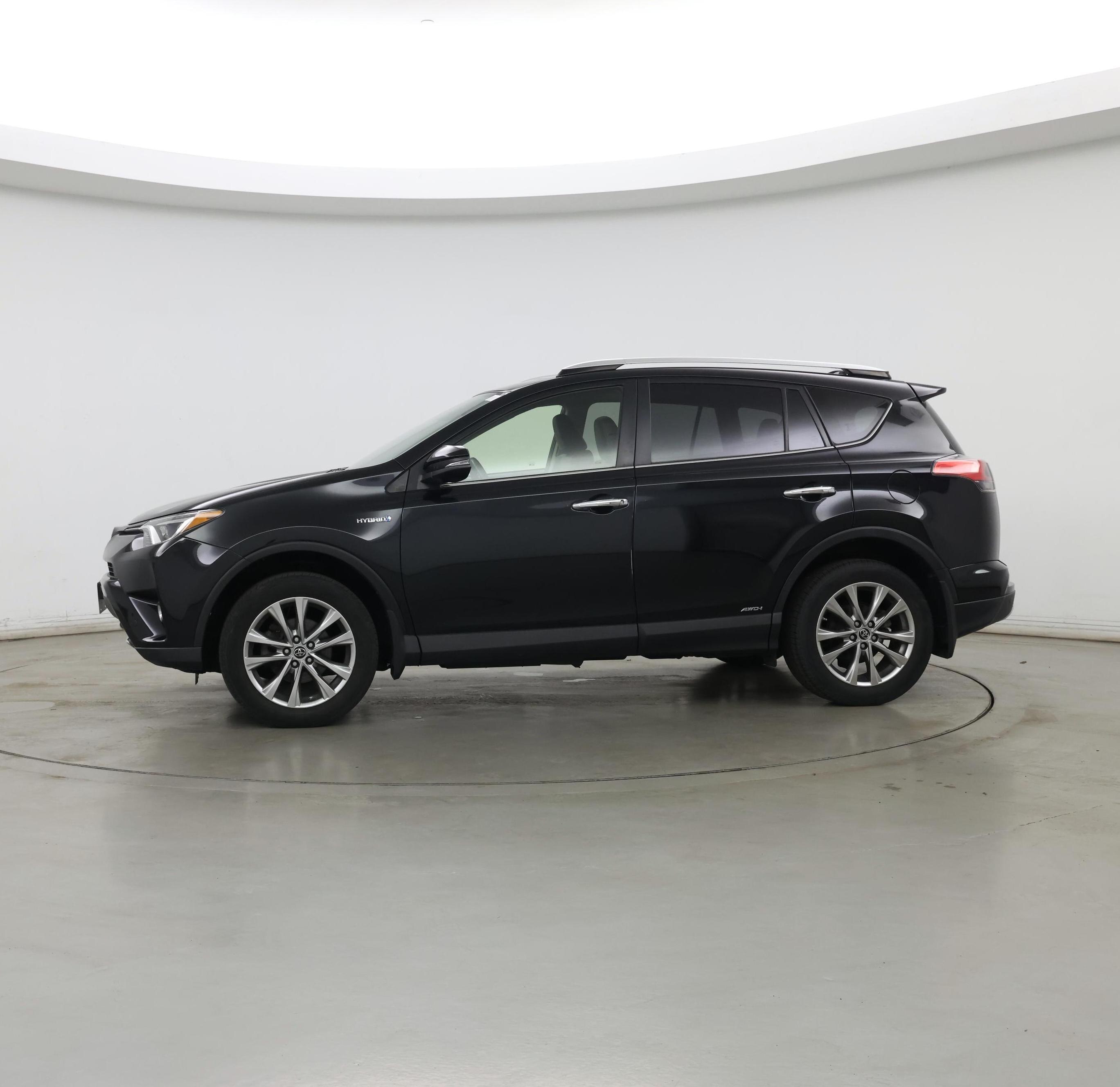 Thumbnail: 2016 Toyota RAV4 - 3