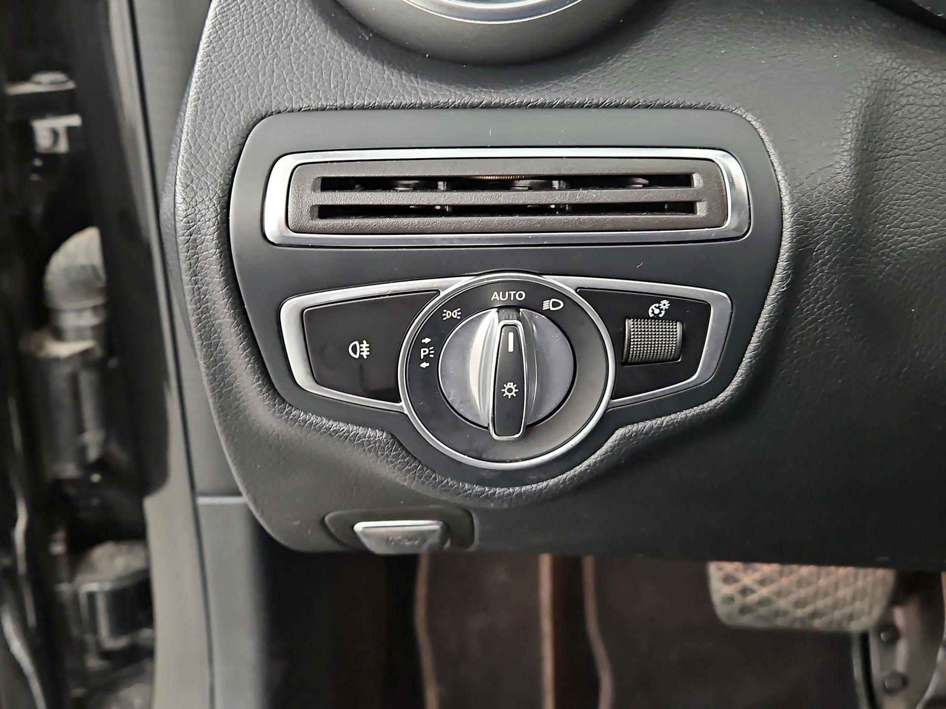 Thumbnail: 2019 Mercedes-Benz C-Class - 13