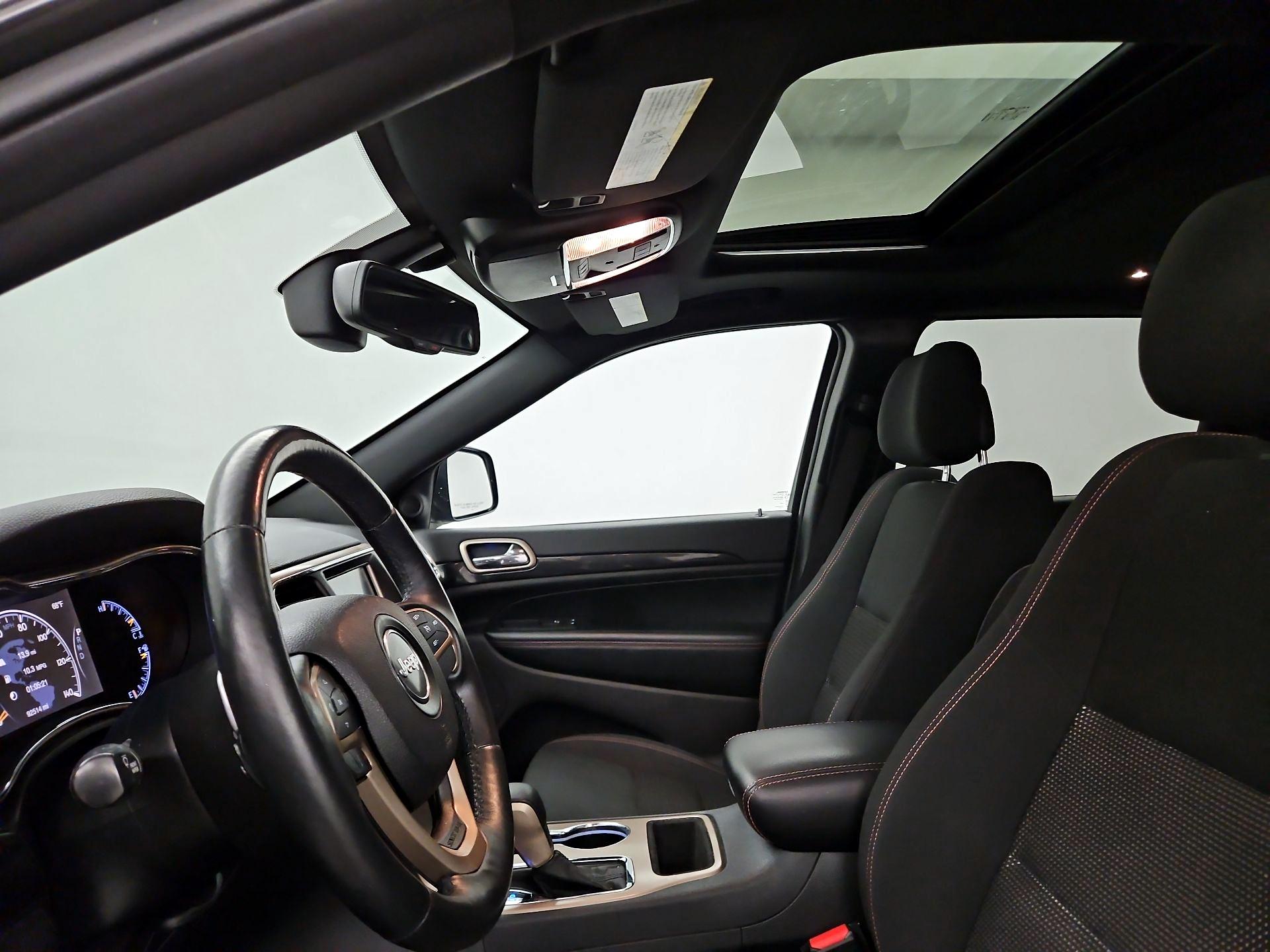 Thumbnail: 2016 Jeep Grand Cherokee - 19