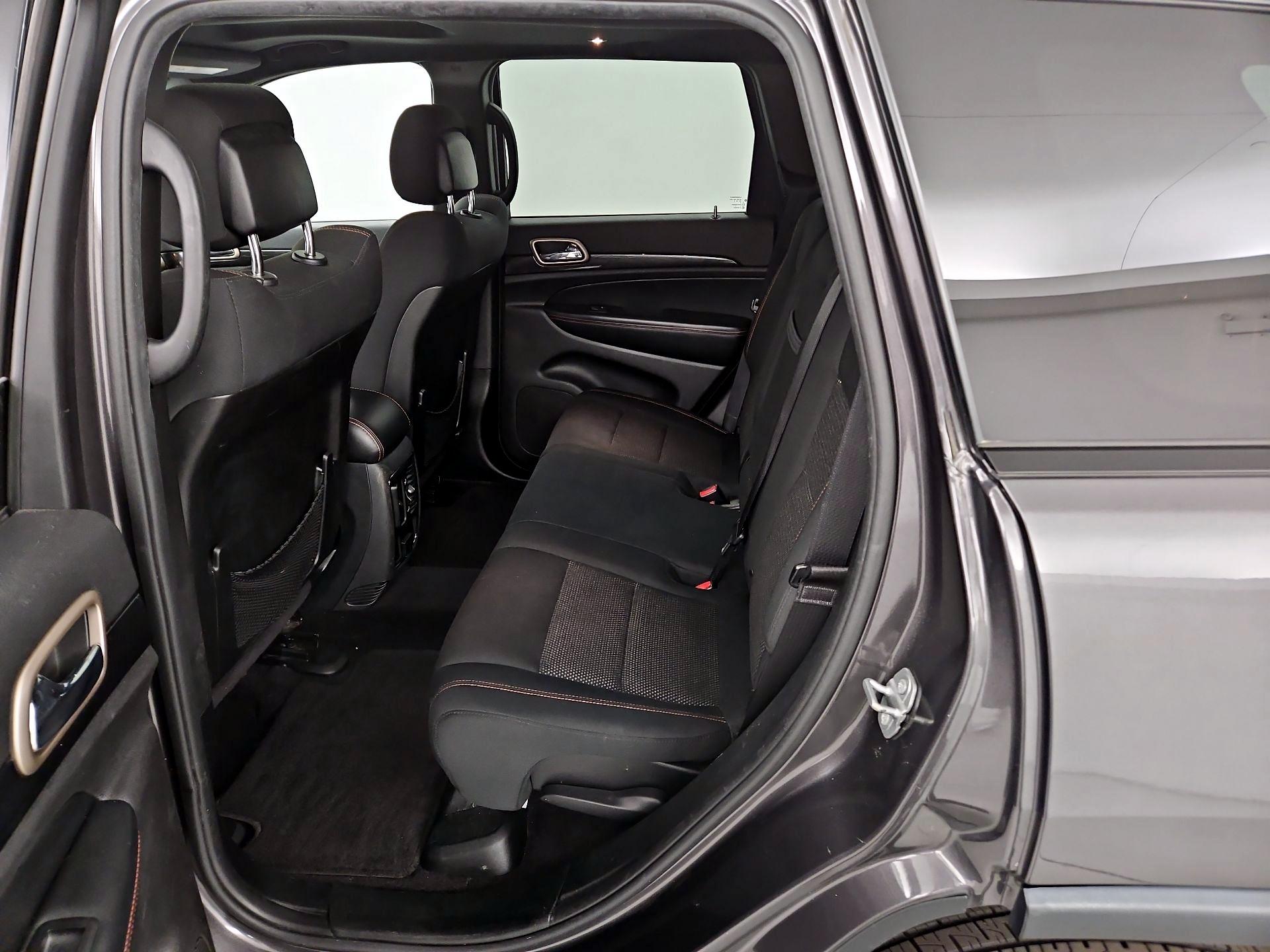 Thumbnail: 2016 Jeep Grand Cherokee - 20