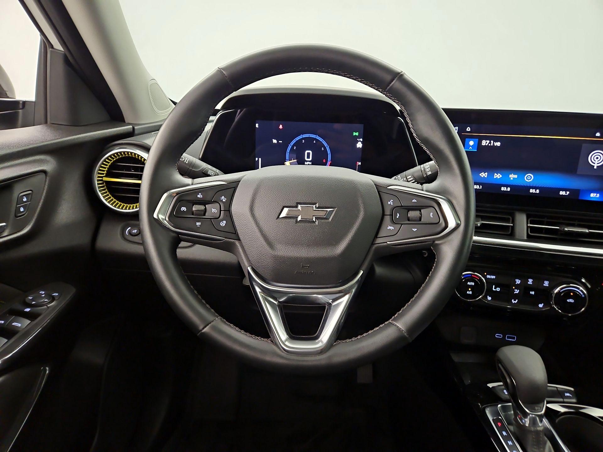 Thumbnail: 2024 Chevrolet Trax - 10