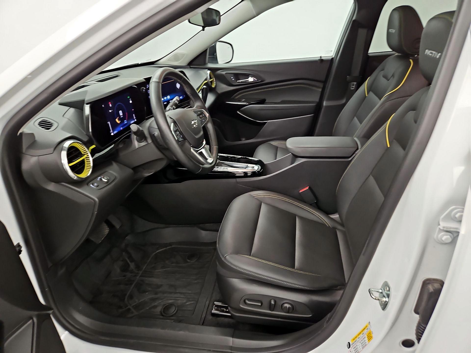 Thumbnail: 2024 Chevrolet Trax - 11