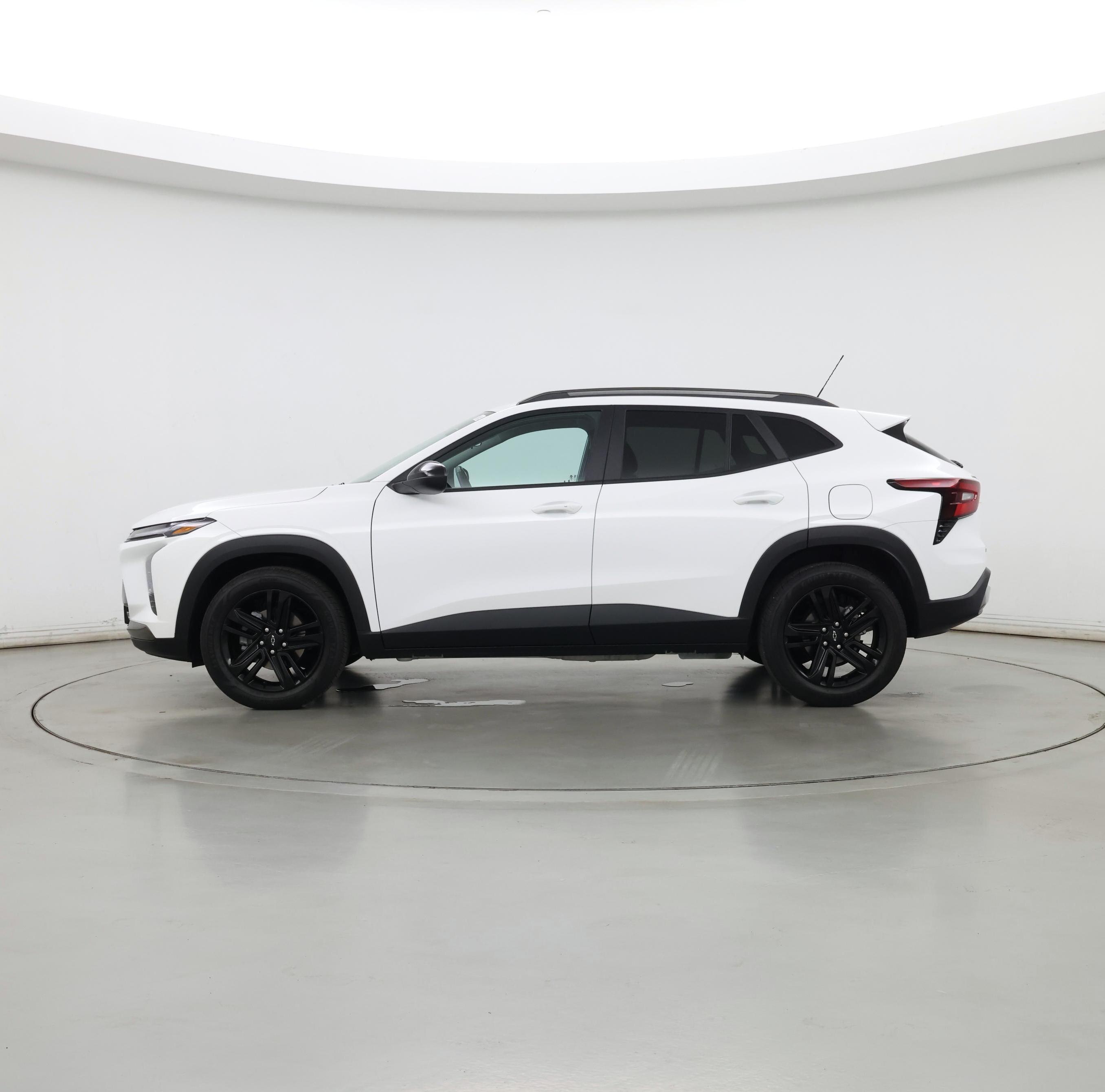 Thumbnail: 2024 Chevrolet Trax - 3