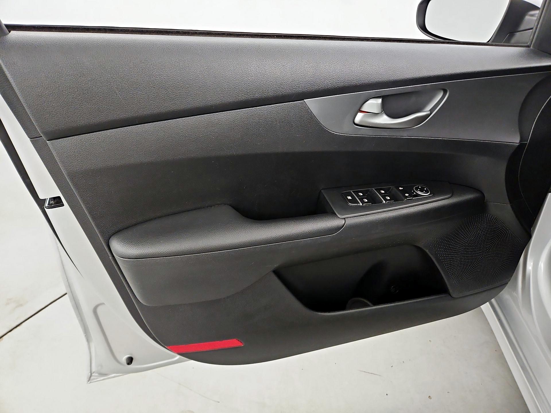 Thumbnail: 2019 Kia Forte - 12
