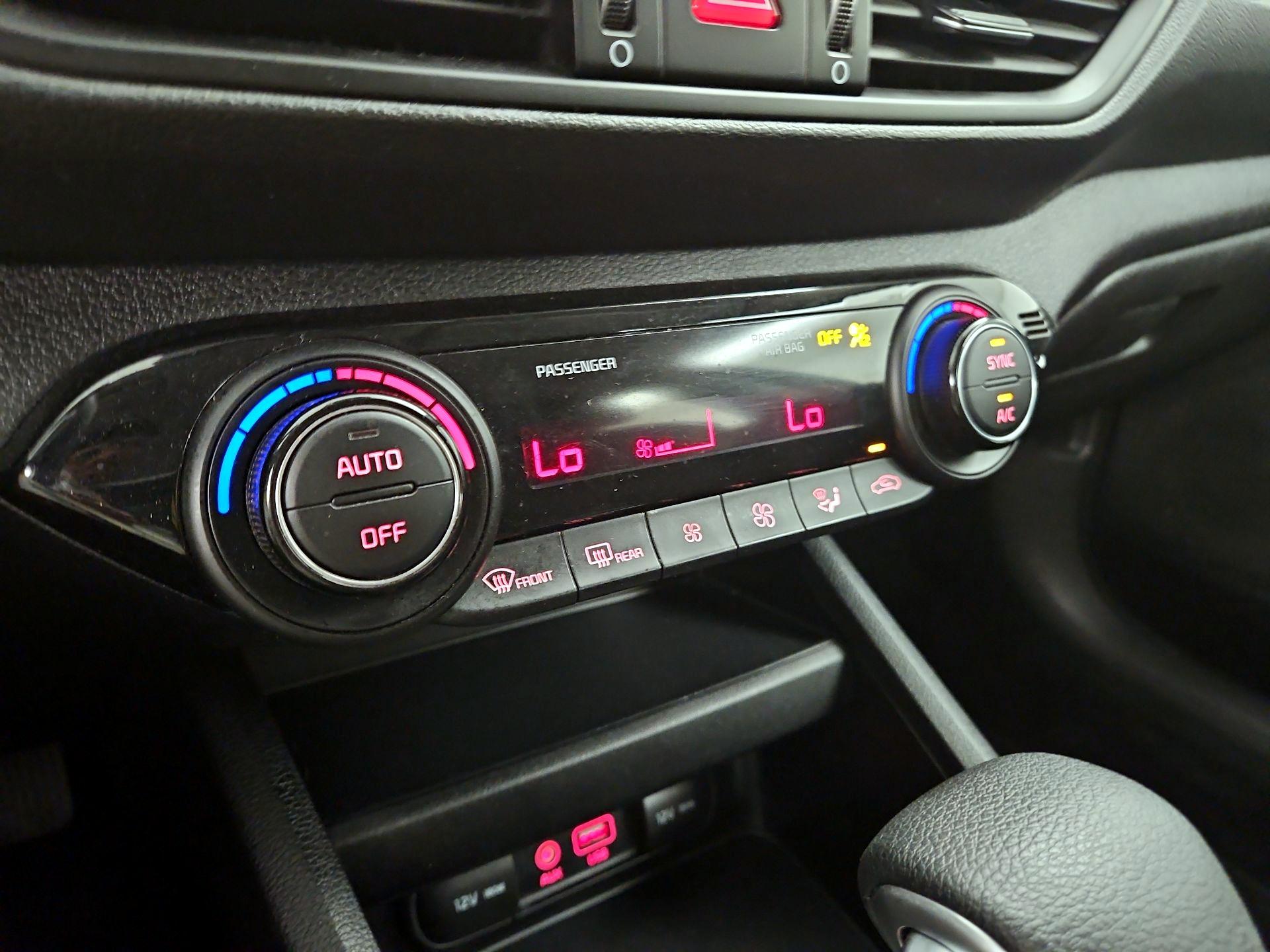 Thumbnail: 2019 Kia Forte - 16