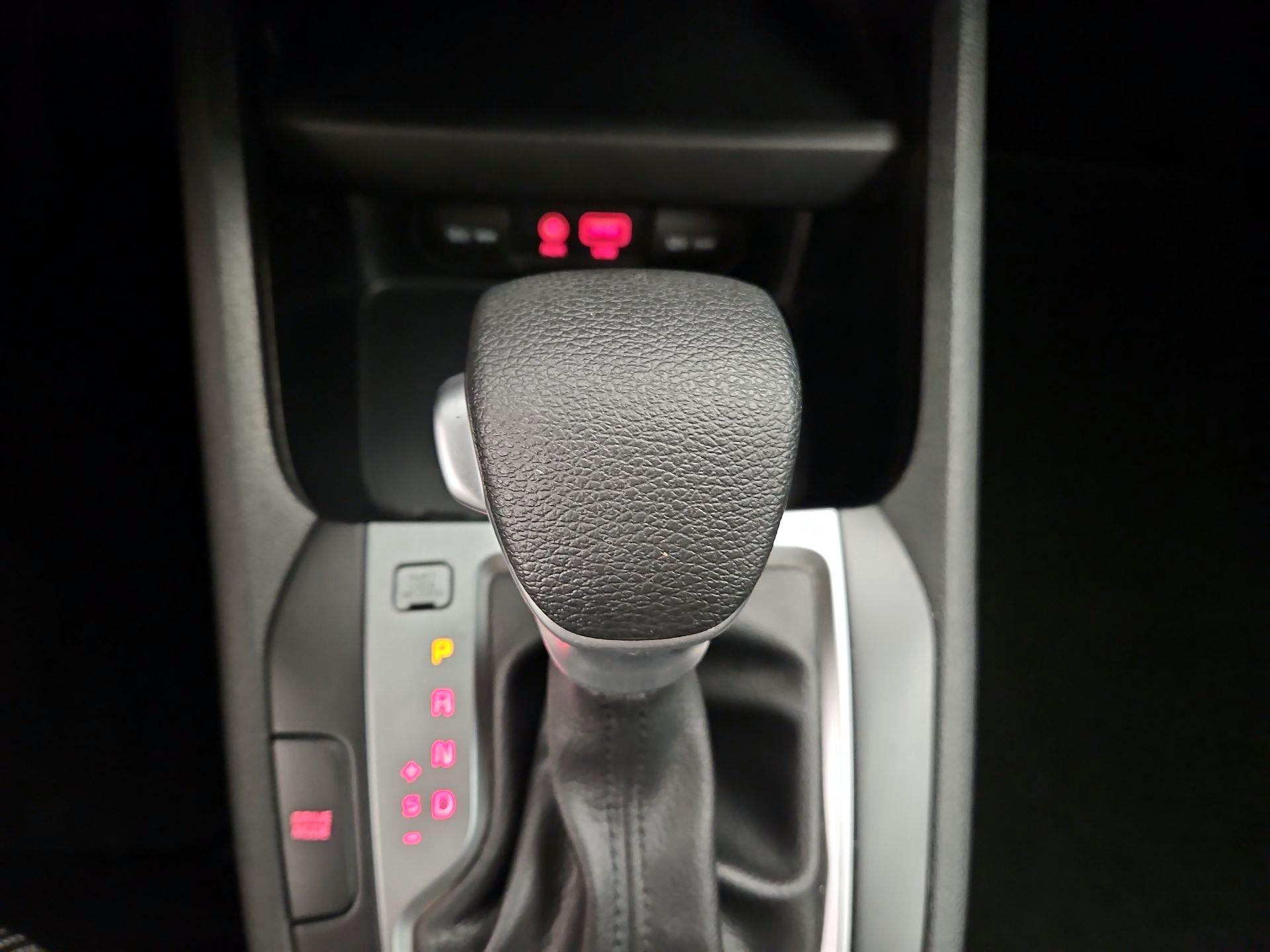 Thumbnail: 2019 Kia Forte - 17