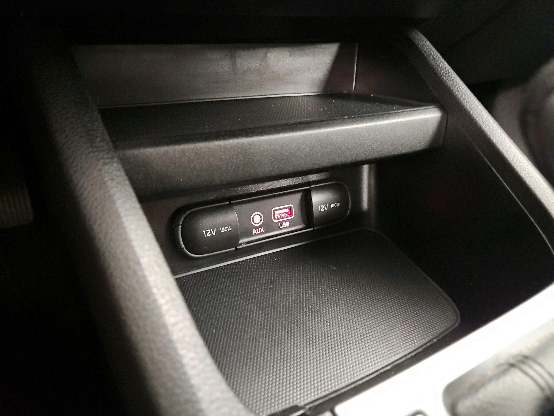 Thumbnail: 2019 Kia Forte - 18