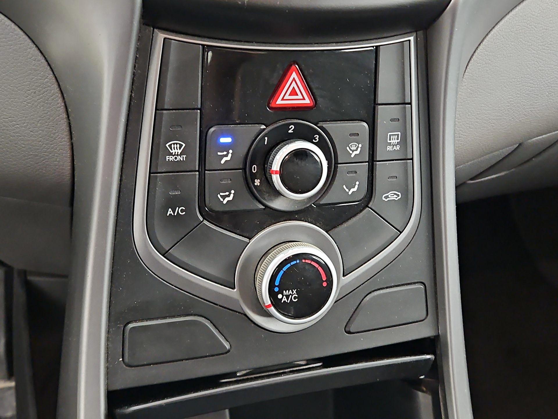 Thumbnail: 2016 Hyundai Elantra - 15