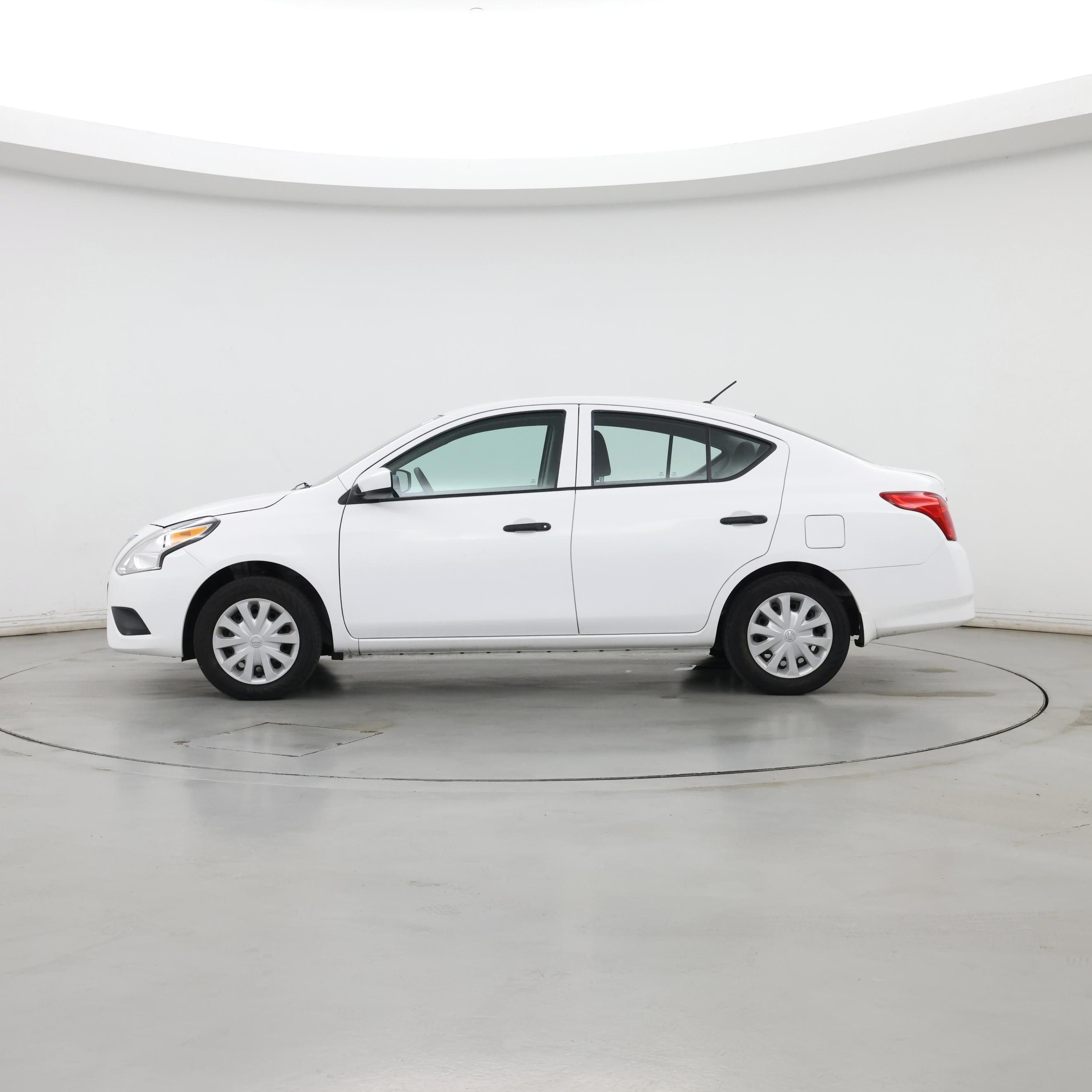 Thumbnail: 2019 Nissan Versa - 3