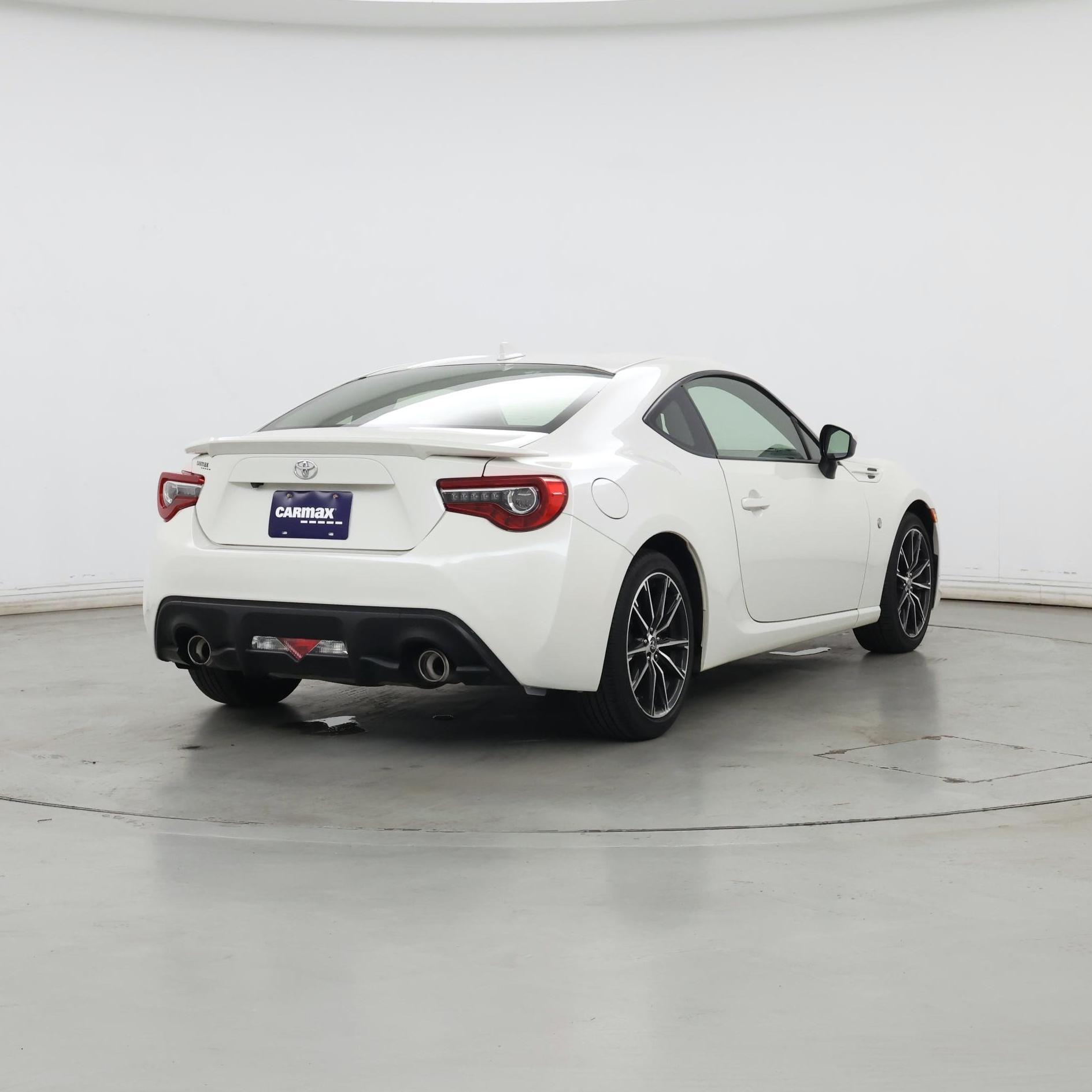 Thumbnail: 2017 Toyota 86 - 8