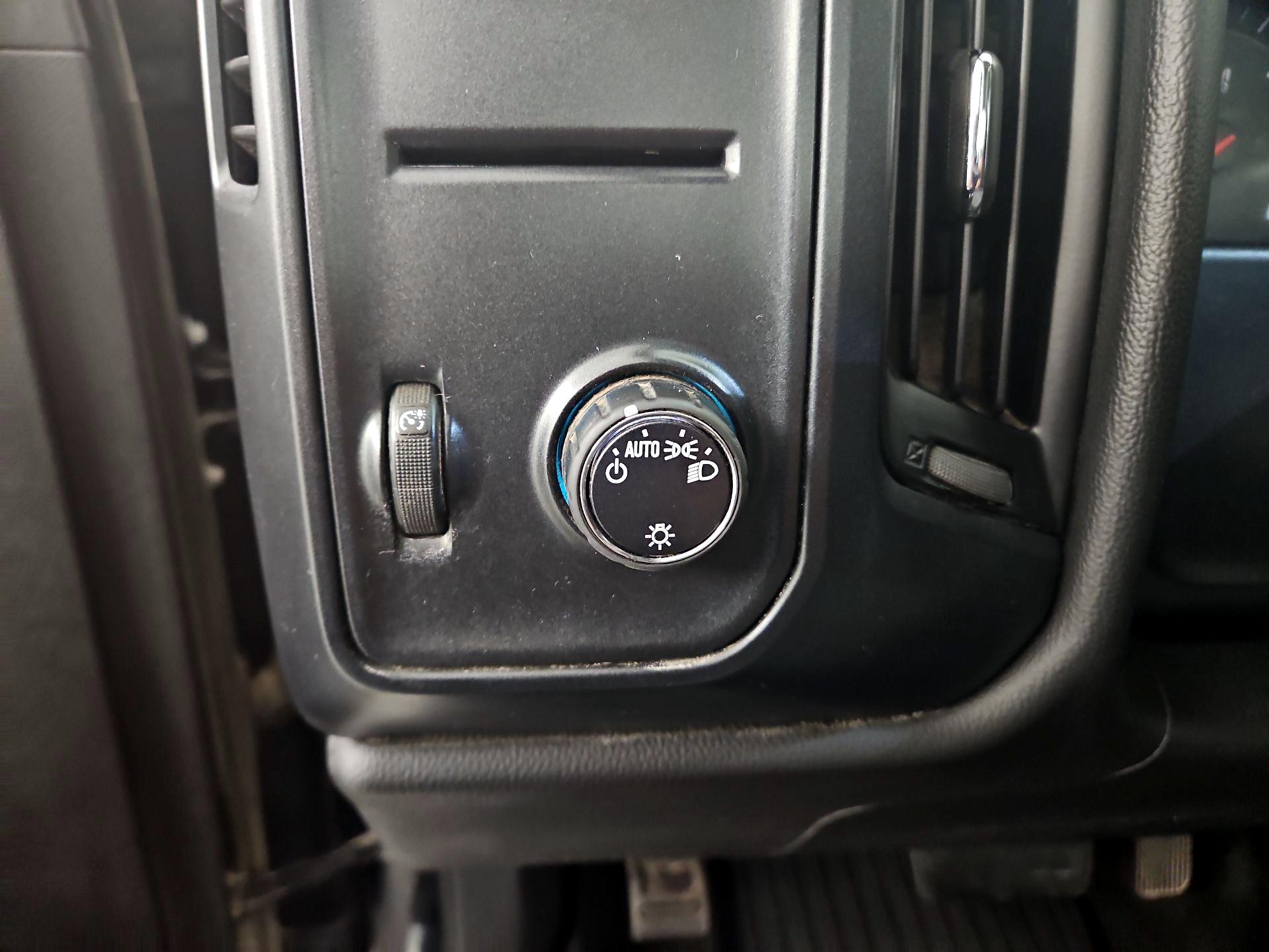 Thumbnail: 2016 Chevrolet Silverado 1500 - 13