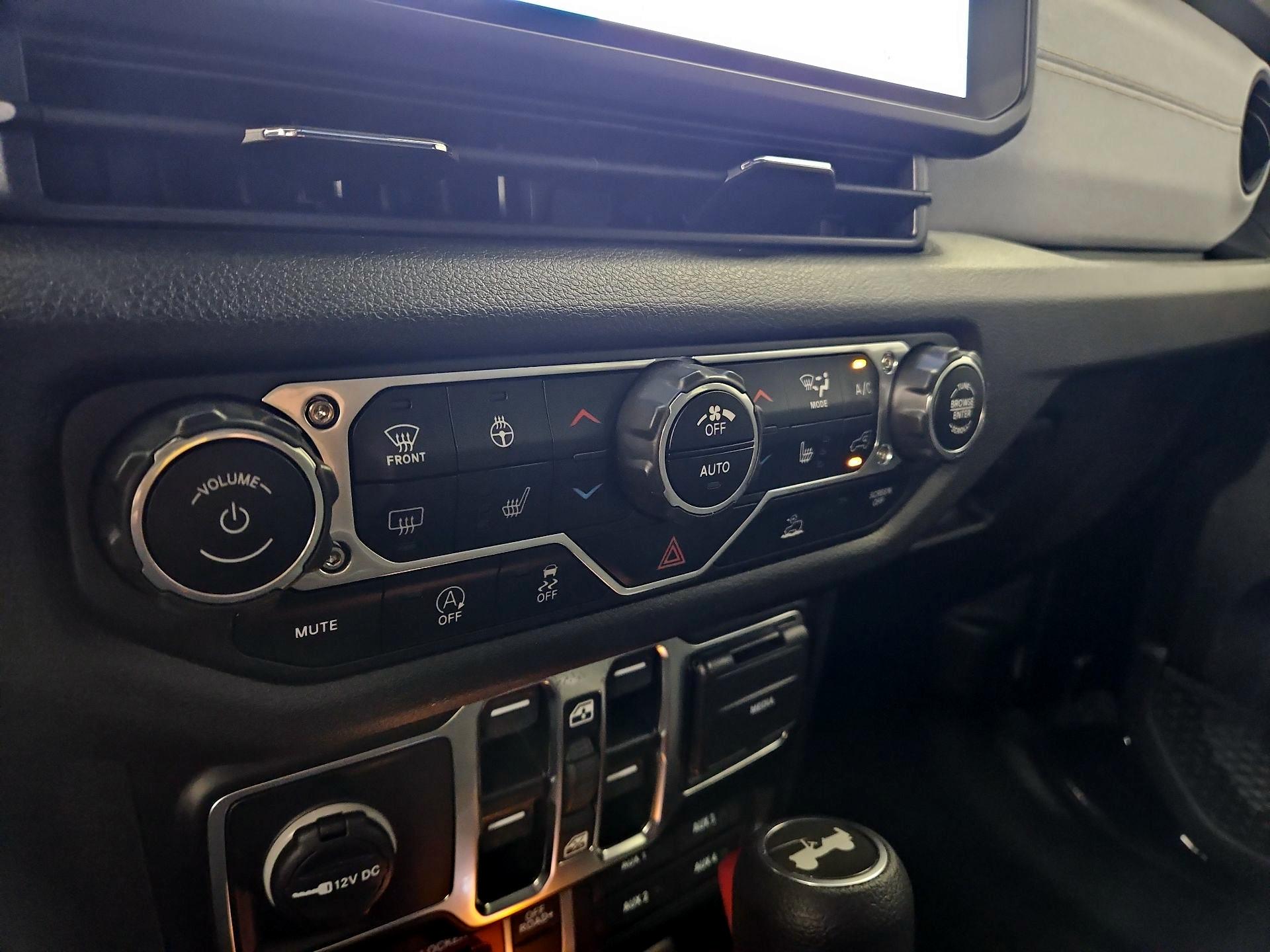 Thumbnail: 2024 Jeep Wrangler - 16