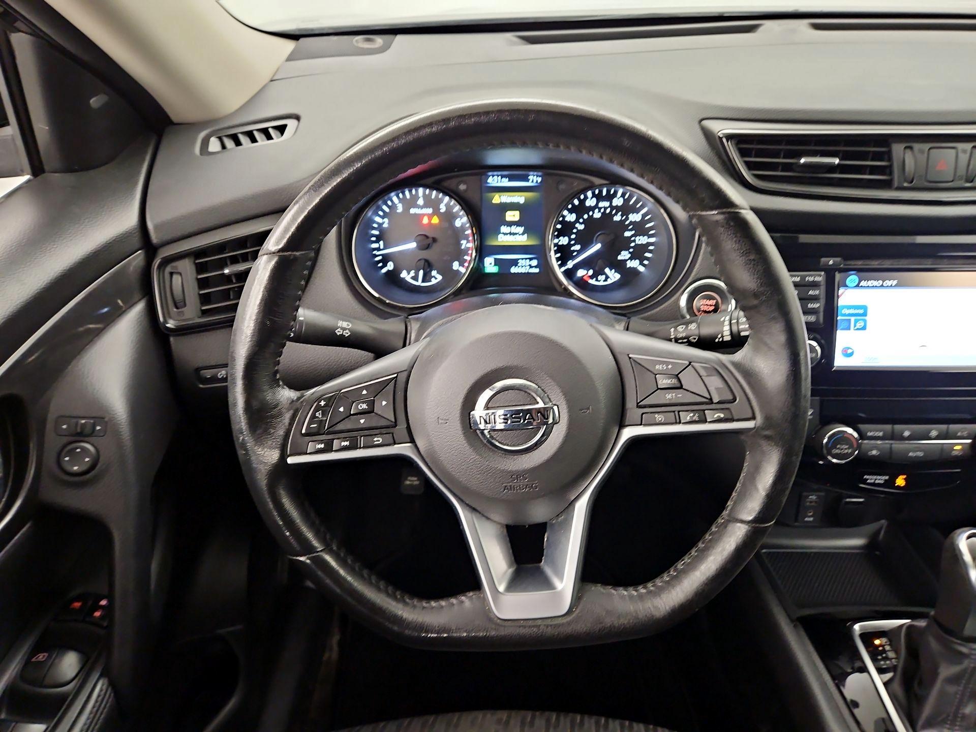 Thumbnail: 2017 Nissan Rogue - 10