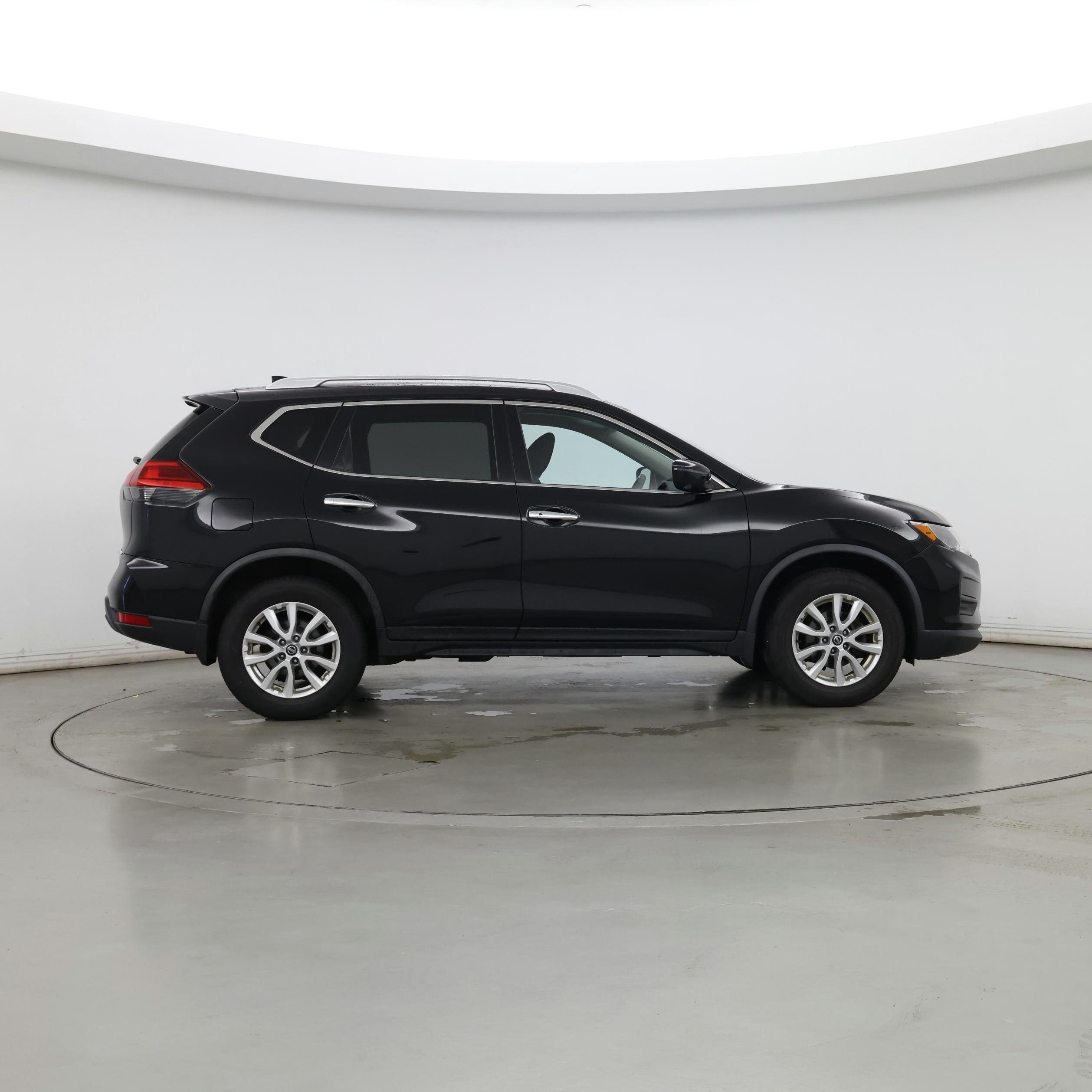 Thumbnail: 2017 Nissan Rogue - 7