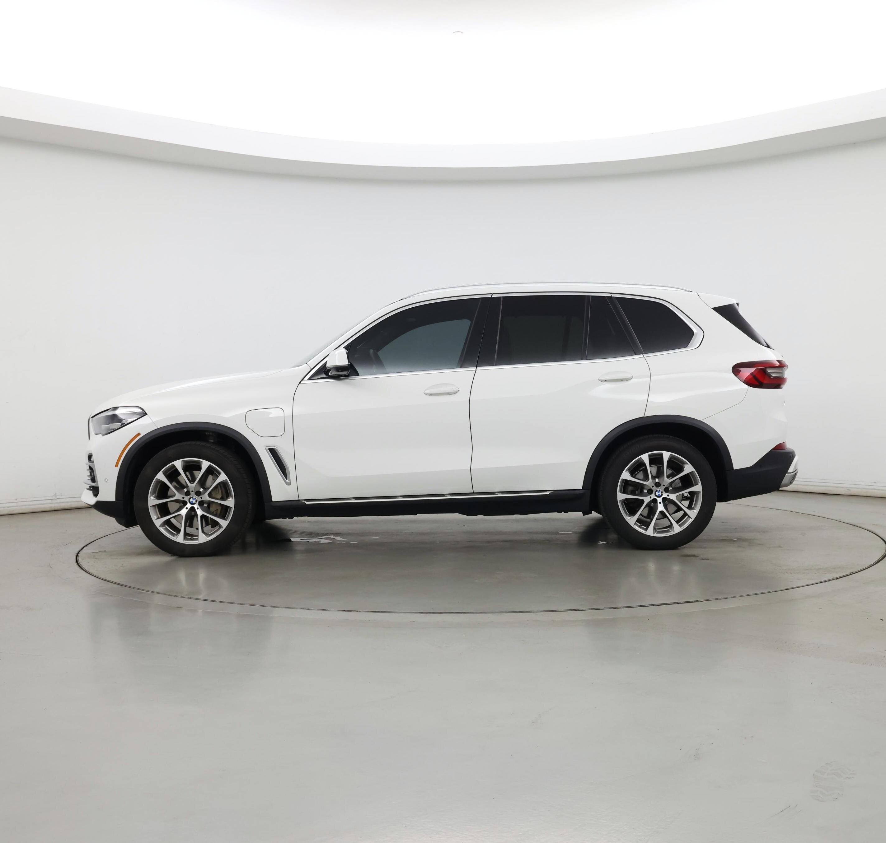 Thumbnail: 2021 BMW X5 - 3