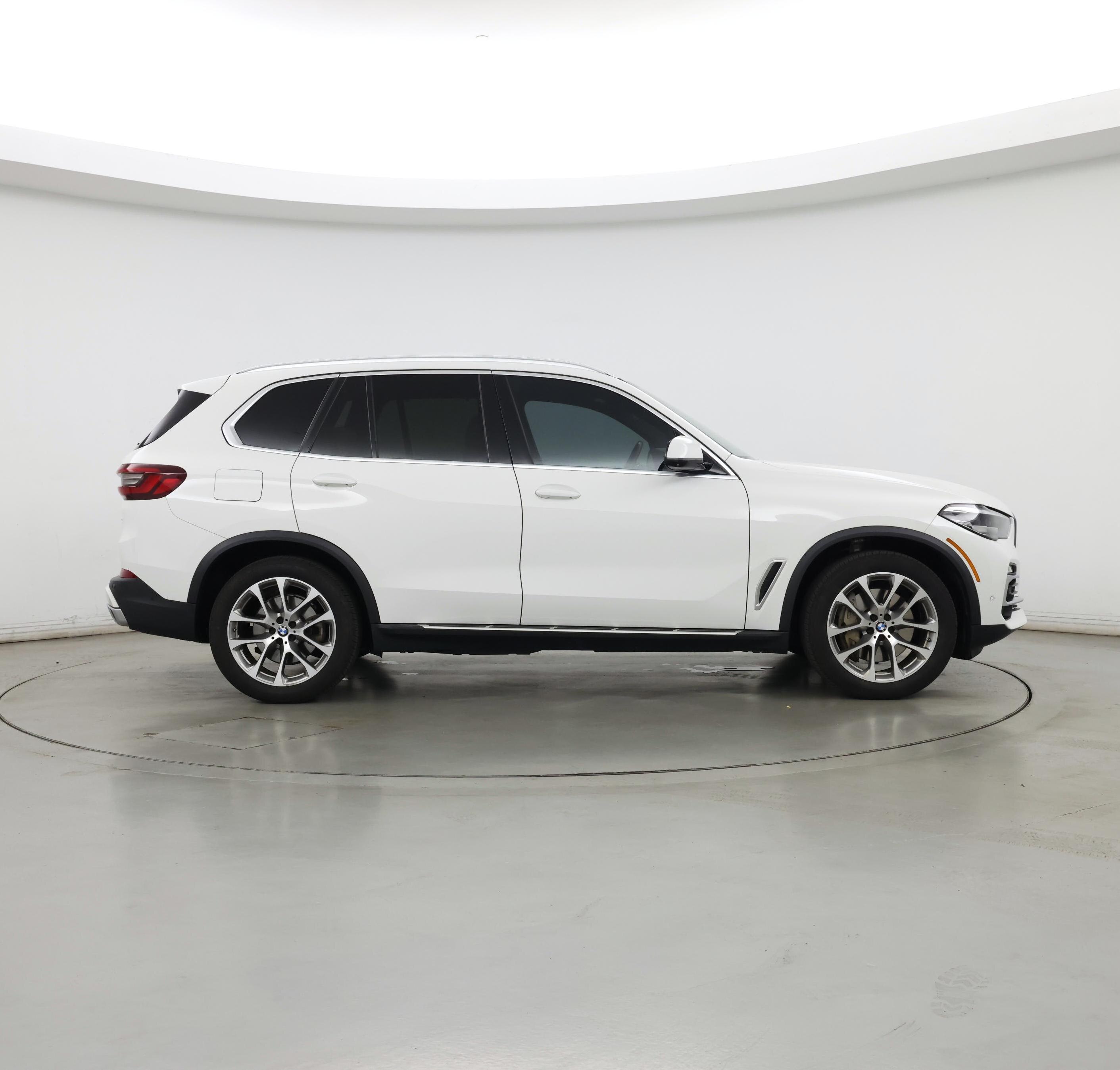 Thumbnail: 2021 BMW X5 - 7