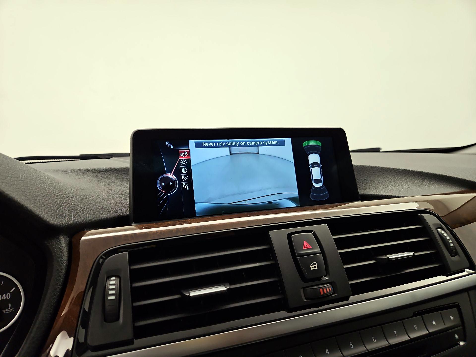 Thumbnail: 2015 BMW 3 Series - 15