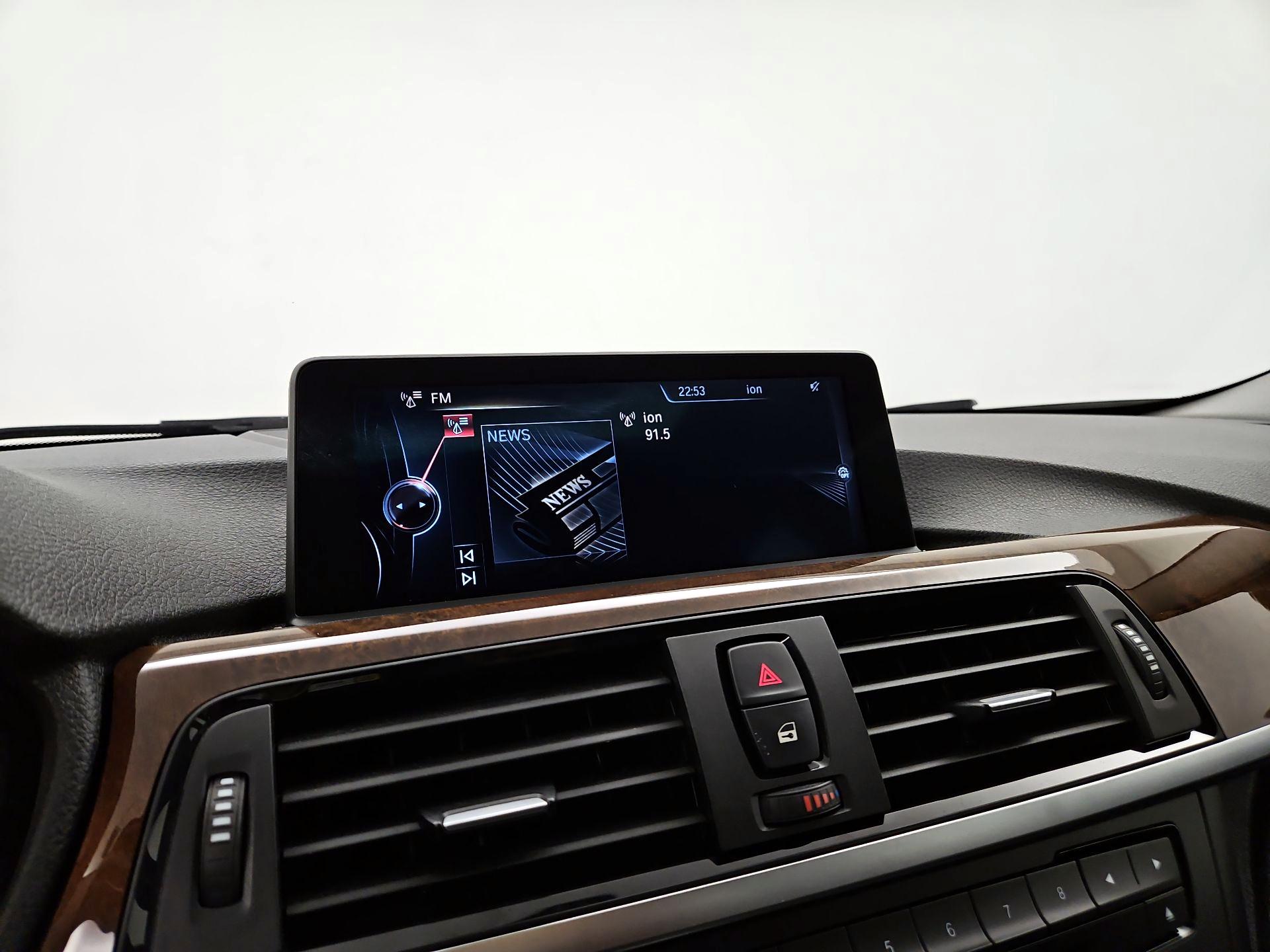 Thumbnail: 2015 BMW 3 Series - 16