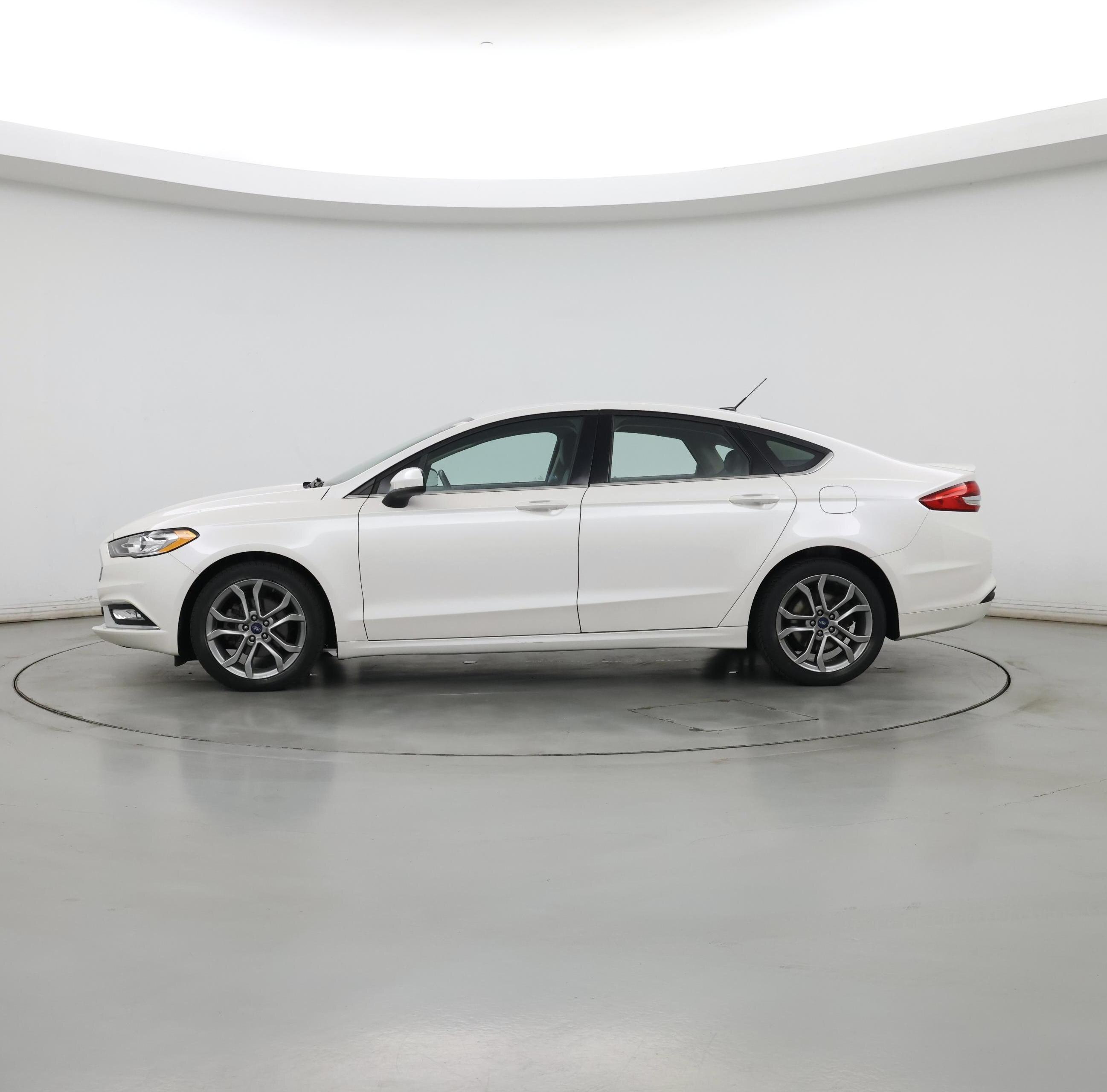 Thumbnail: 2017 Ford Fusion - 3