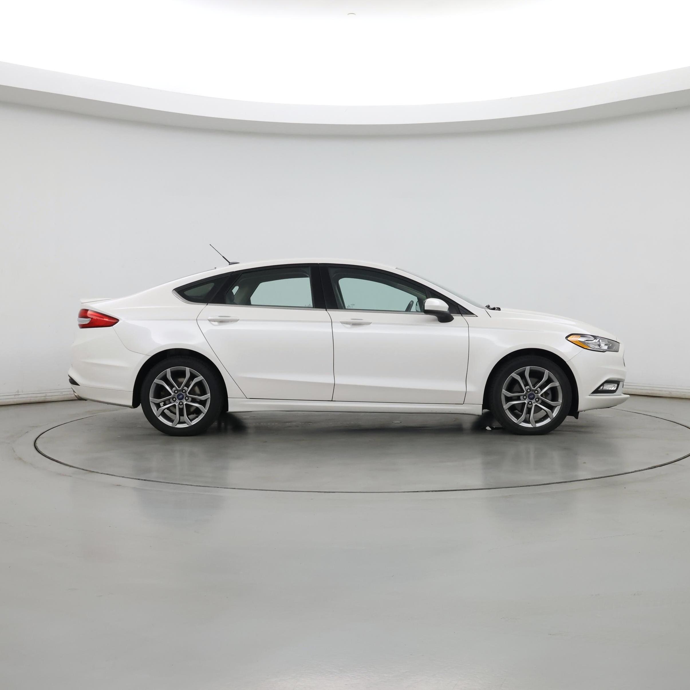 Thumbnail: 2017 Ford Fusion - 7
