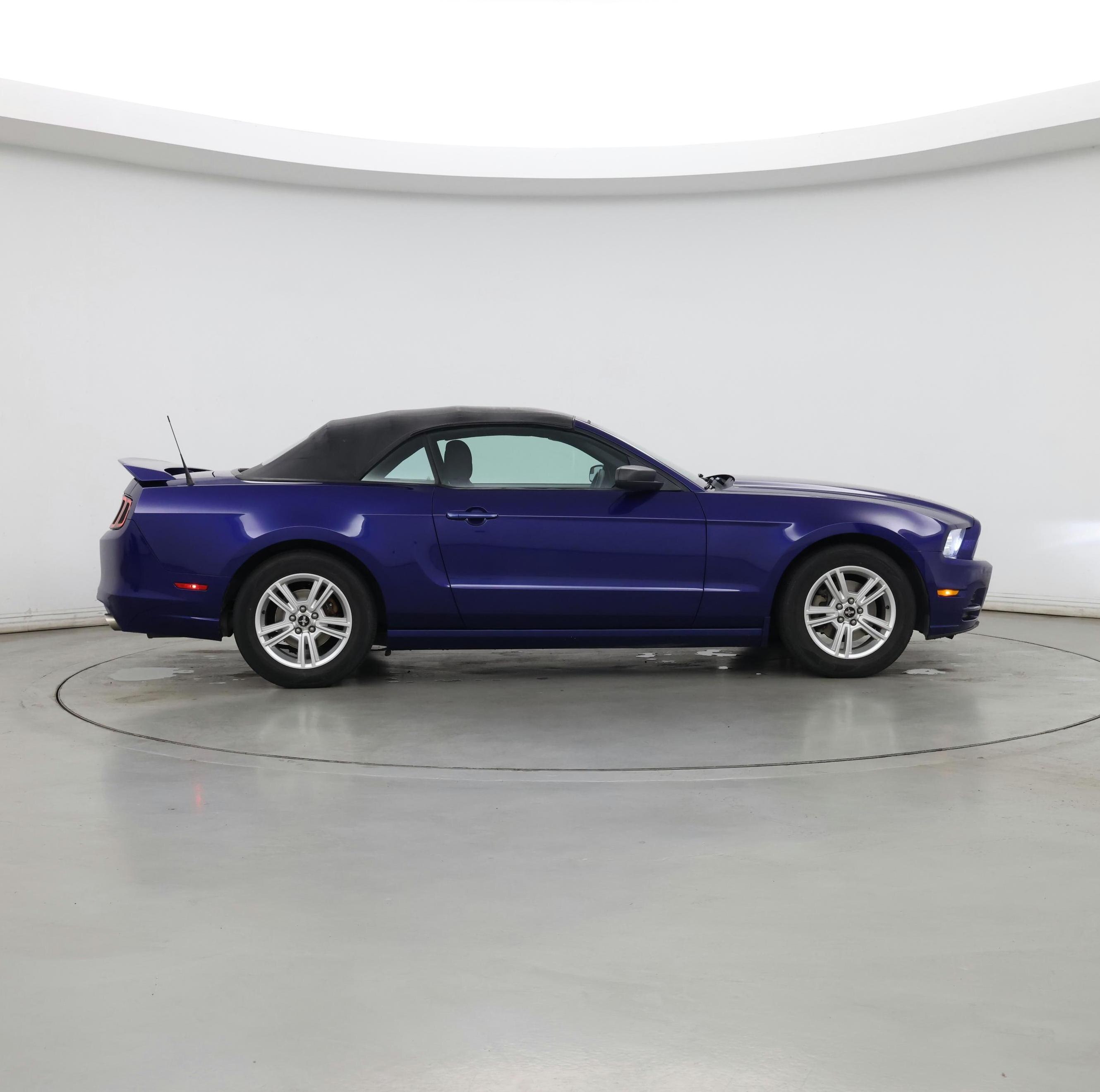 Thumbnail: 2013 Ford Mustang - 7