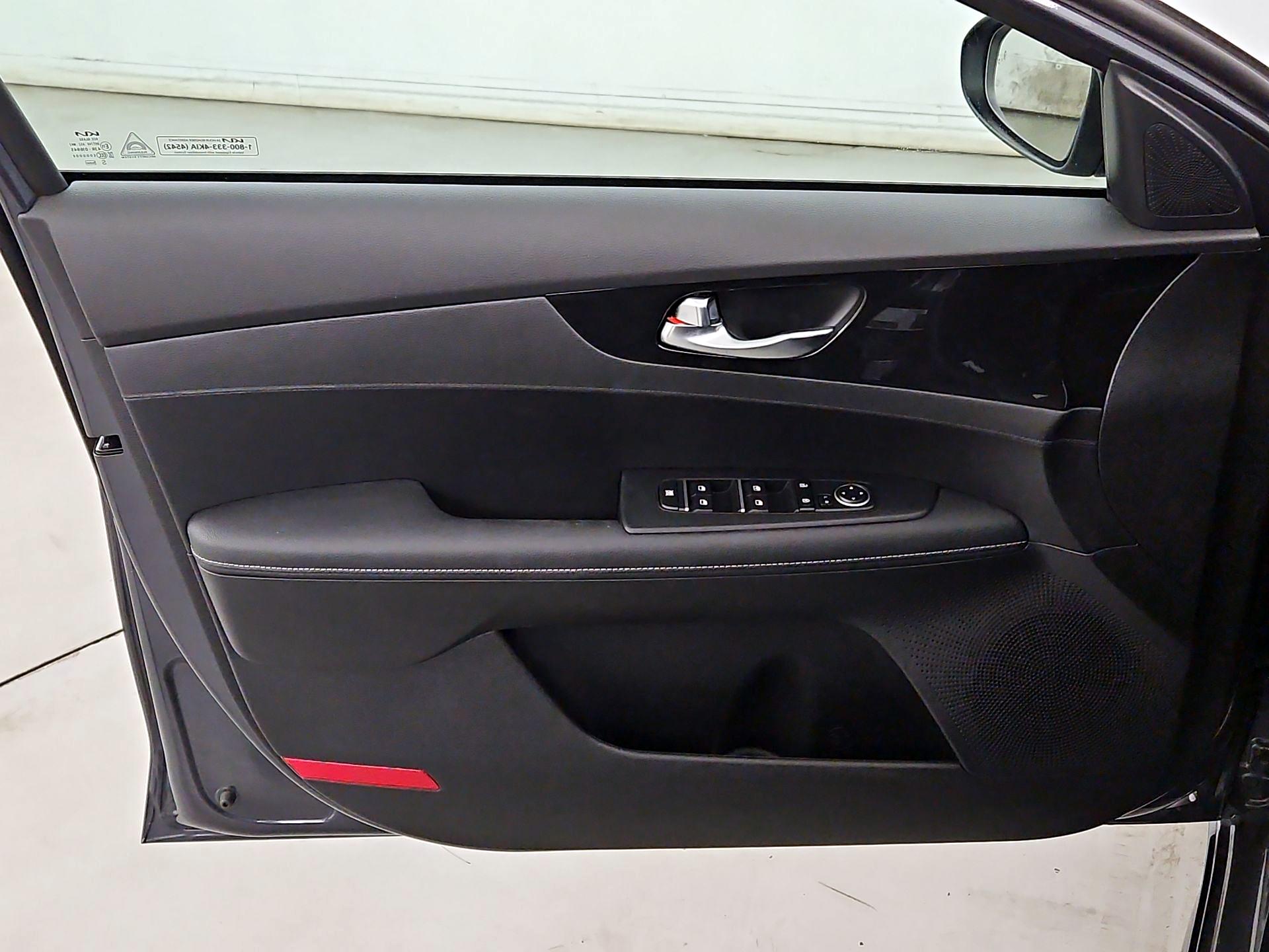 Thumbnail: 2024 Kia Forte - 12