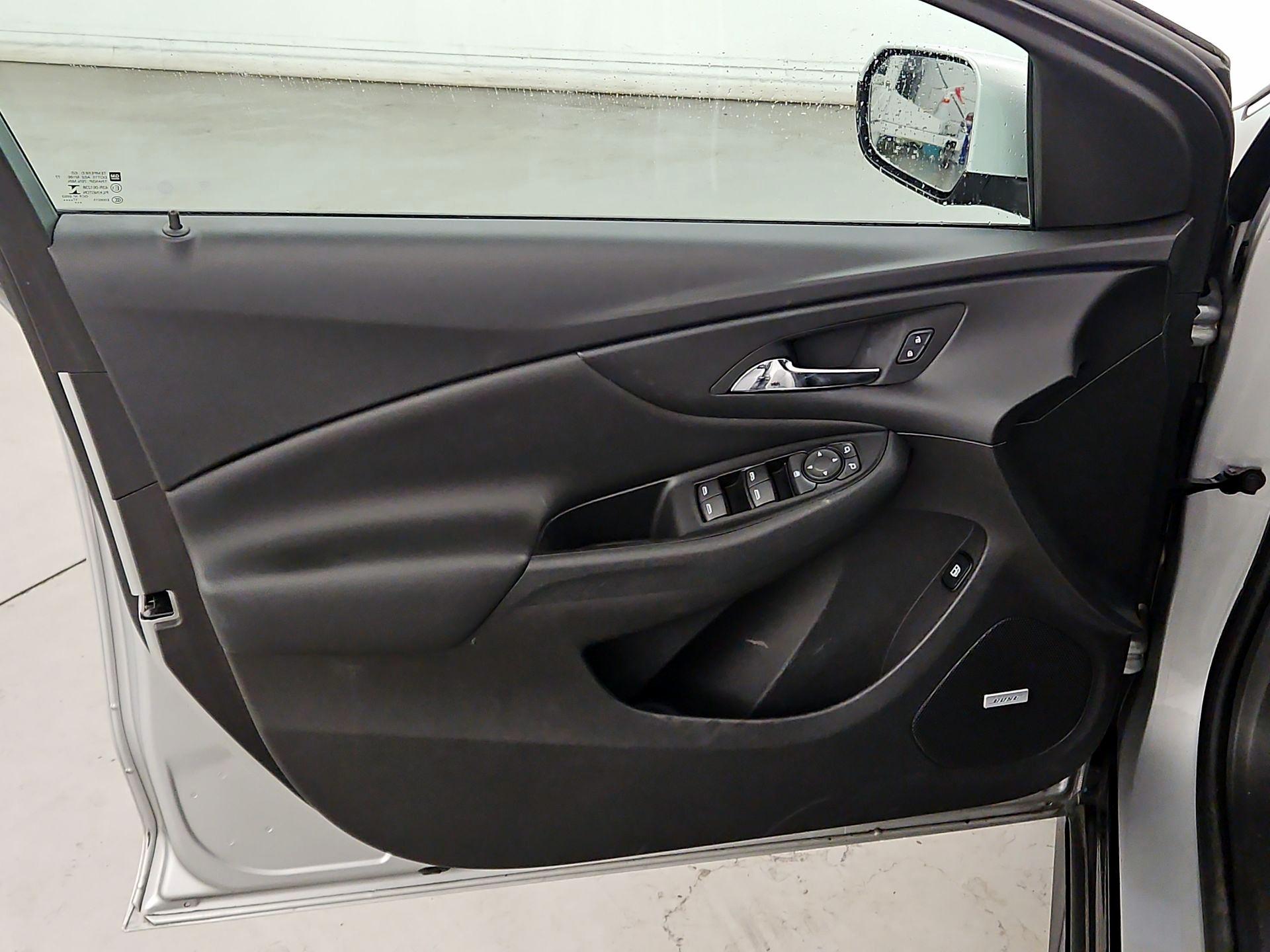 Thumbnail: 2018 Chevrolet Volt - 12