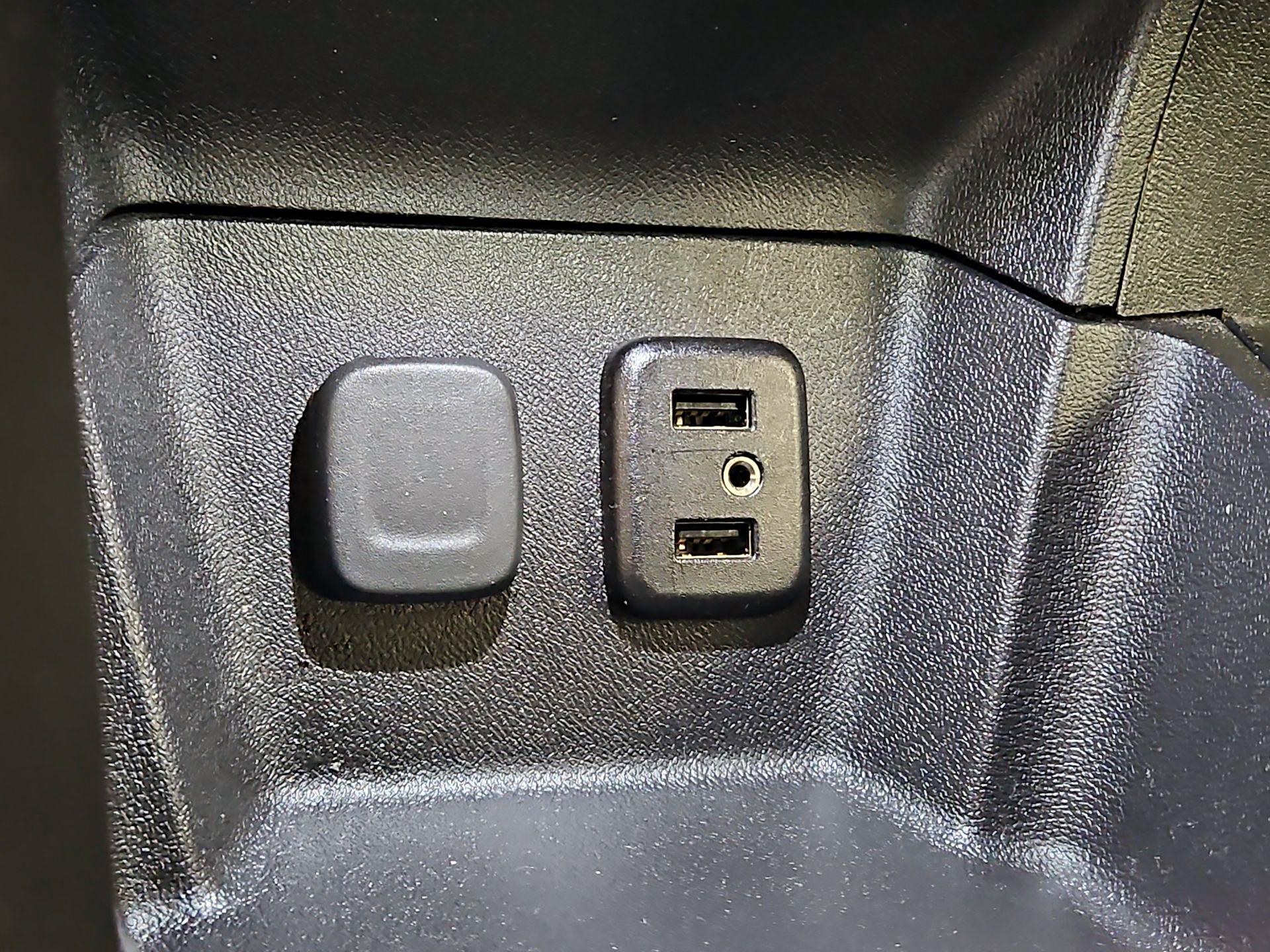Thumbnail: 2018 Chevrolet Volt - 18