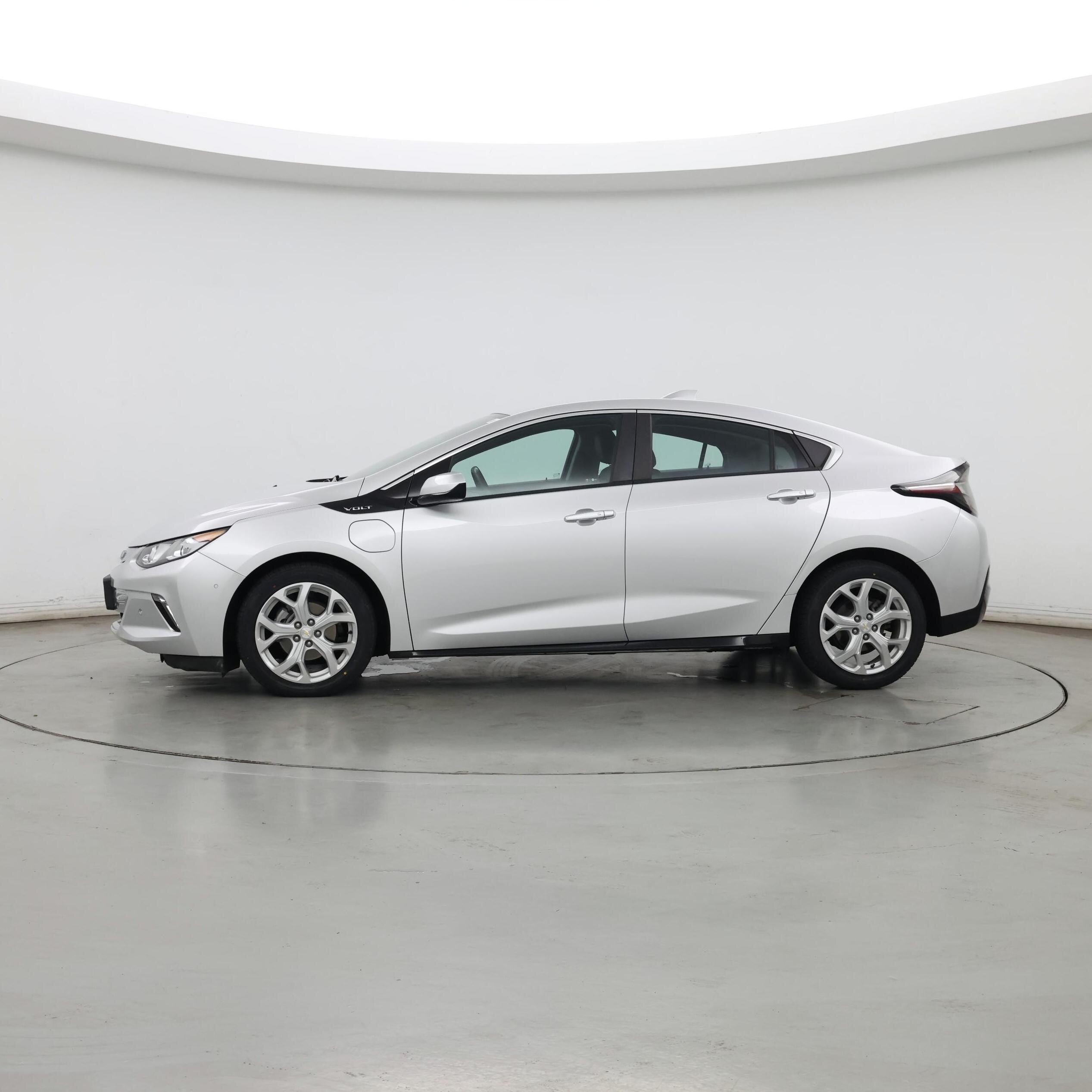 Thumbnail: 2018 Chevrolet Volt - 3