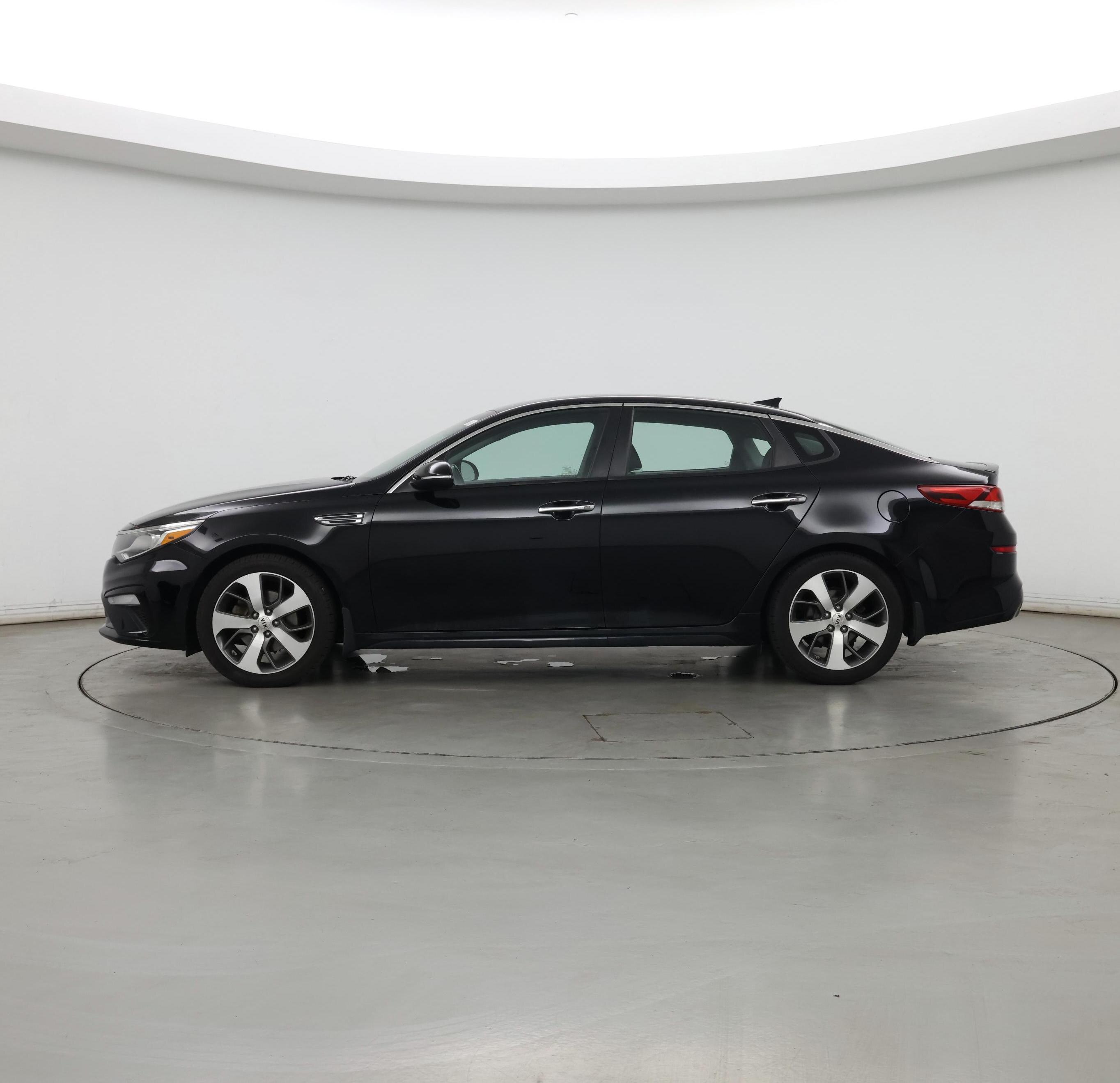 Thumbnail: 2019 Kia Optima - 3
