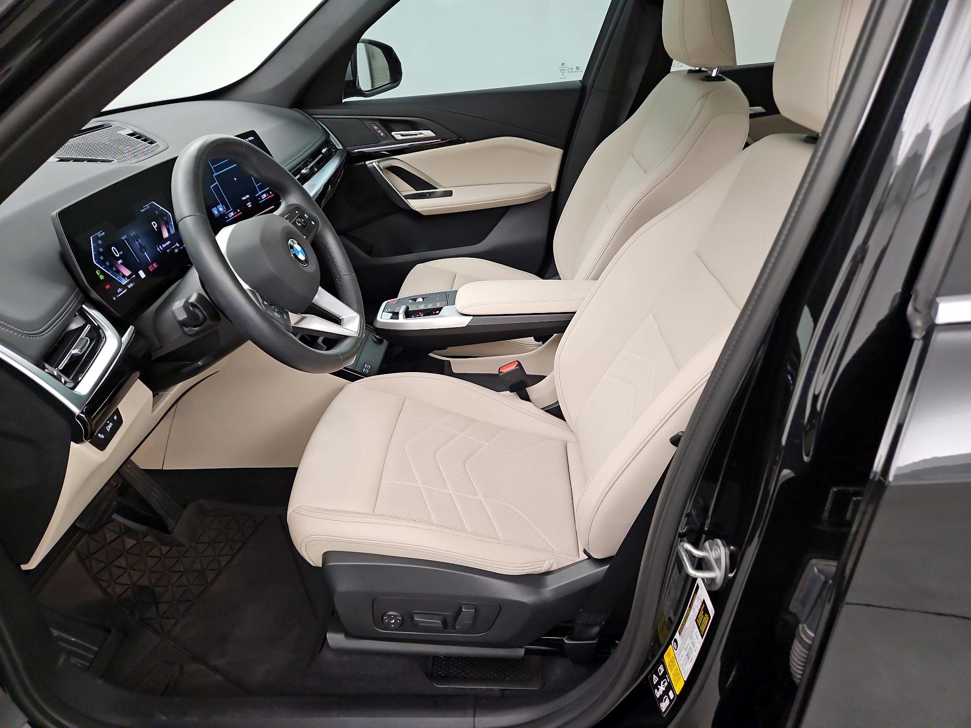 Thumbnail: 2023 BMW X1 - 11