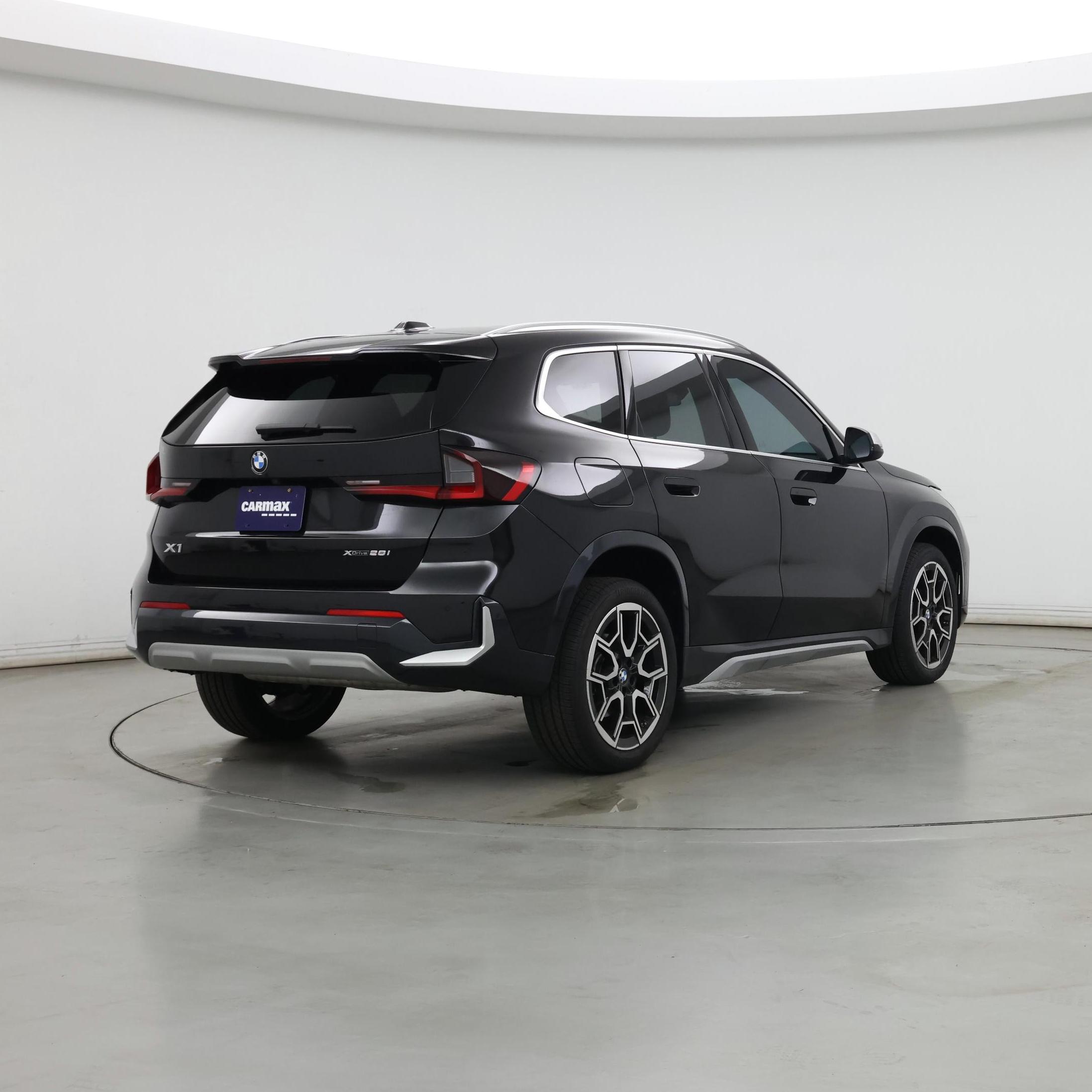 Thumbnail: 2023 BMW X1 - 8