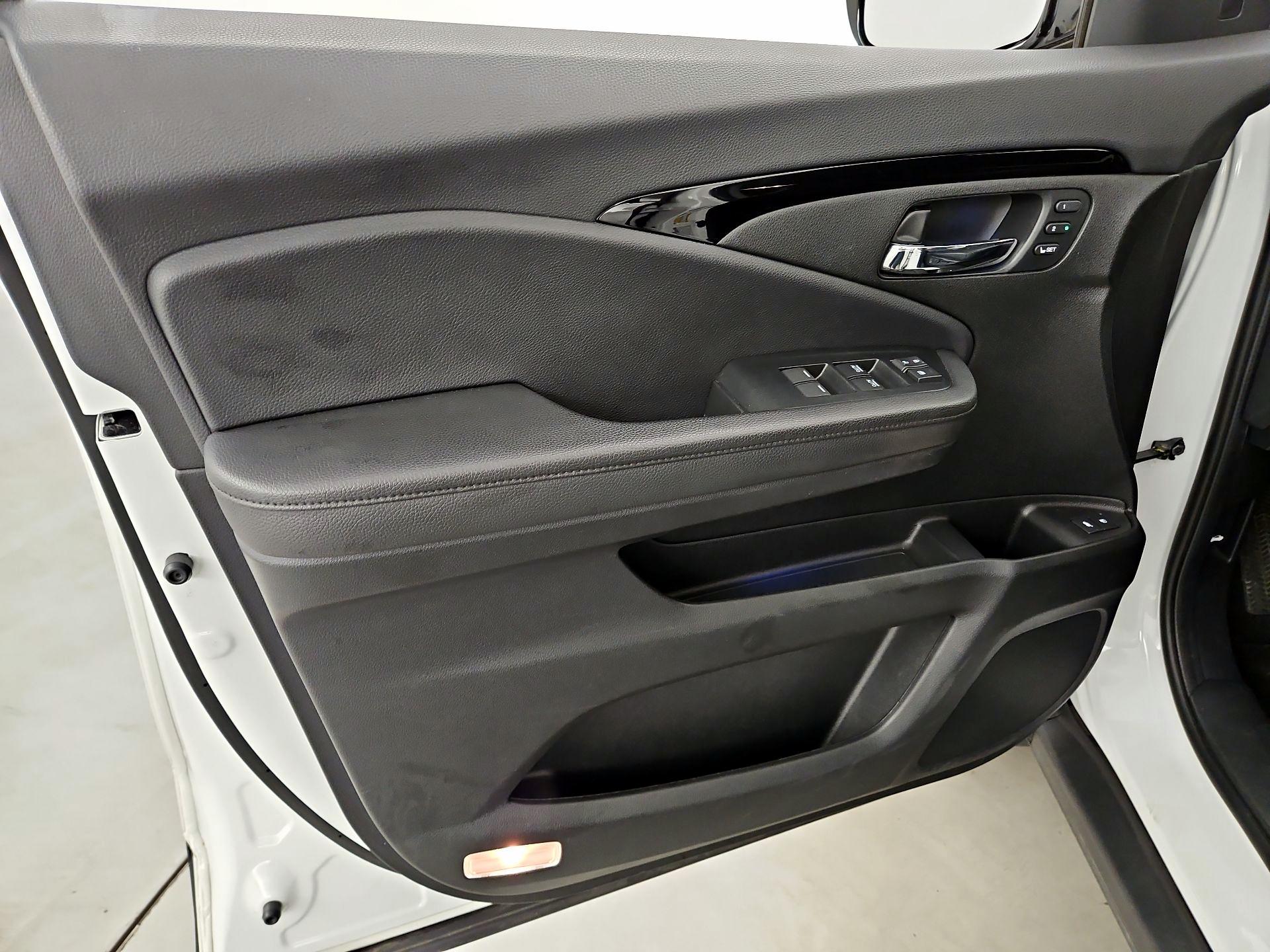 Thumbnail: 2022 Honda Pilot - 12