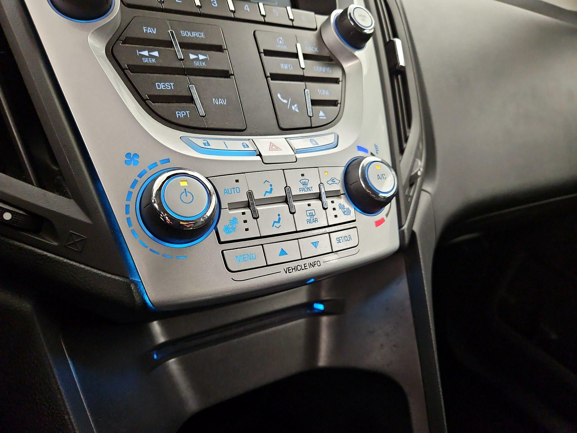 Thumbnail: 2015 Chevrolet Equinox - 16