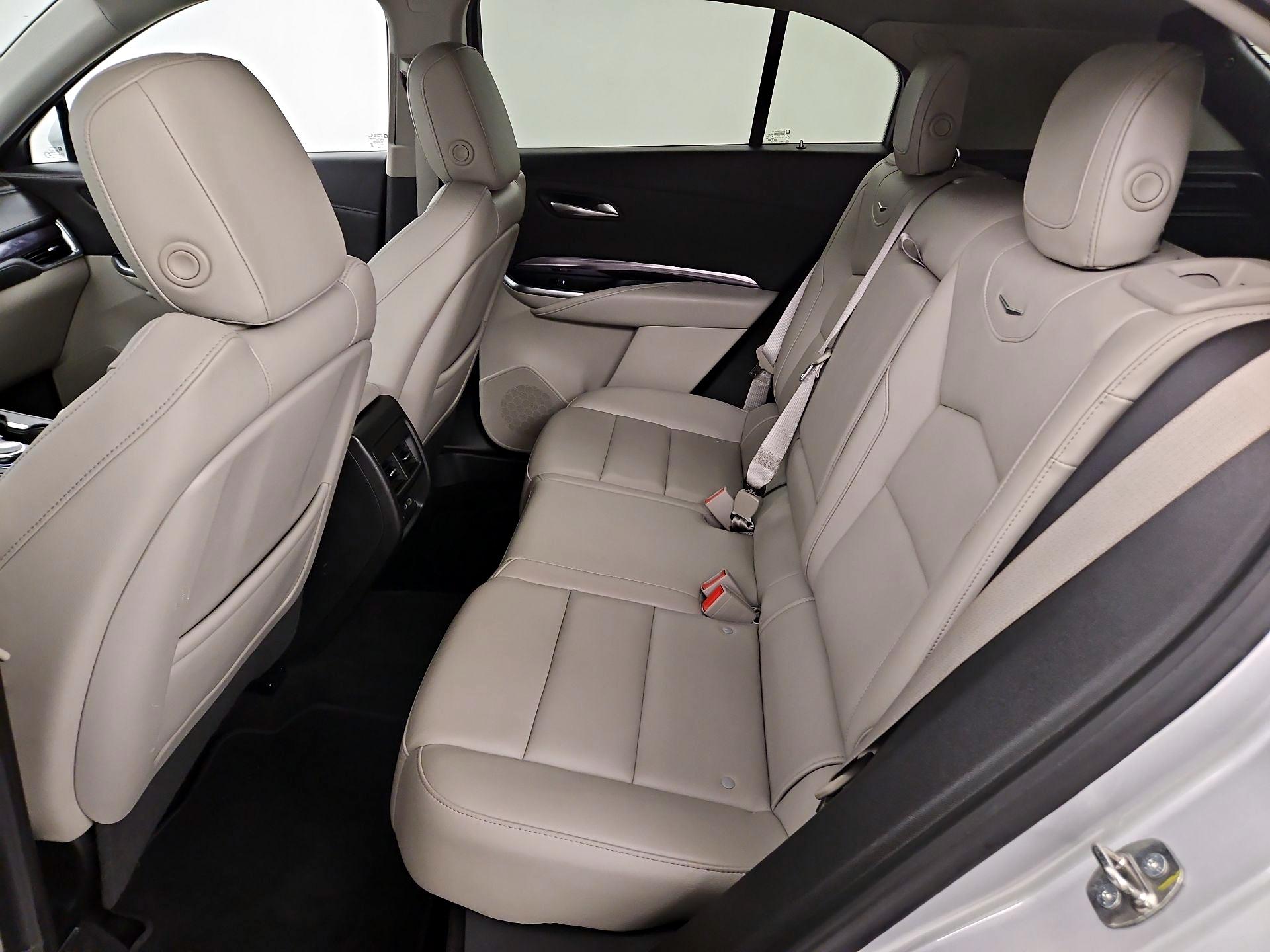 Thumbnail: 2022 Cadillac XT4 - 19