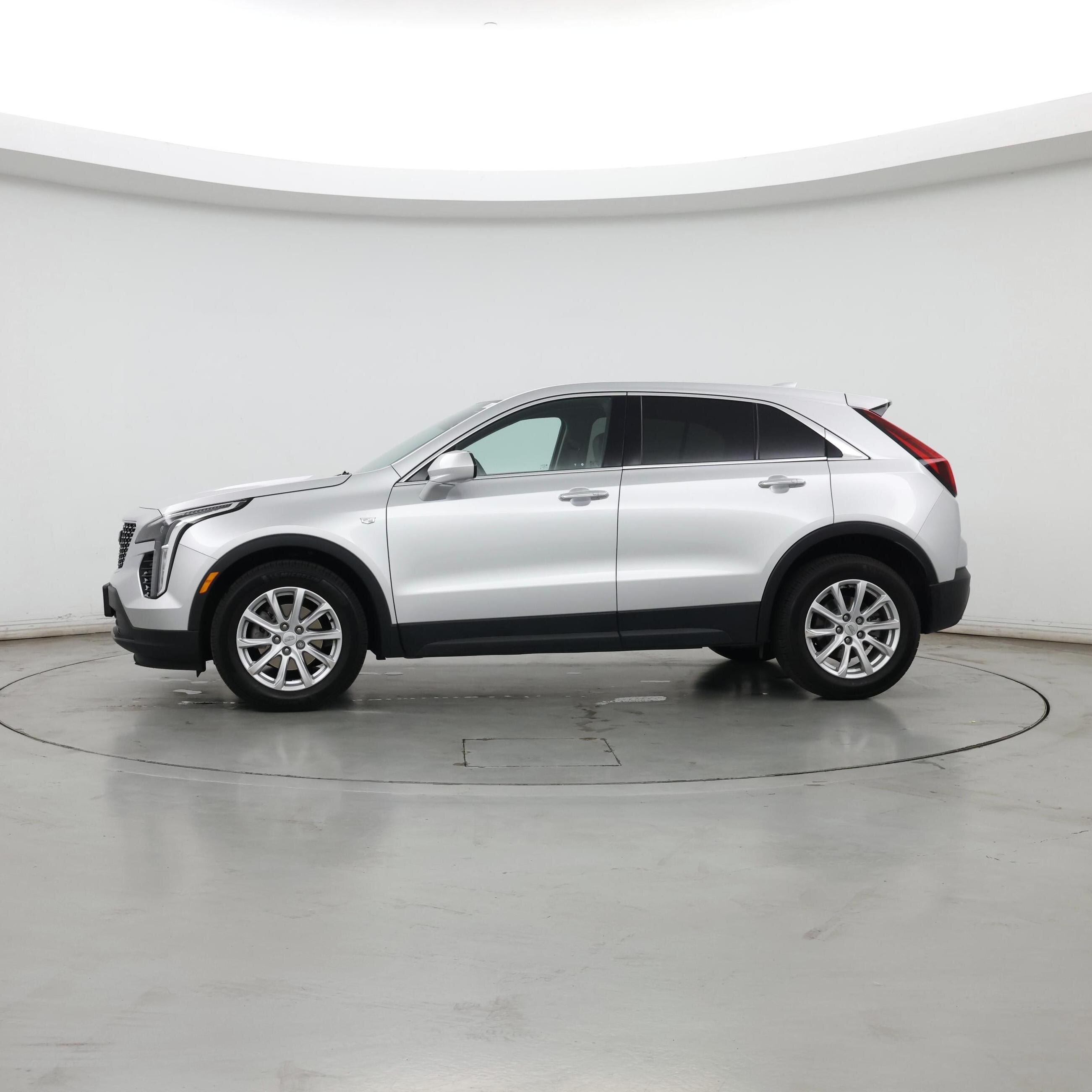 Thumbnail: 2022 Cadillac XT4 - 3