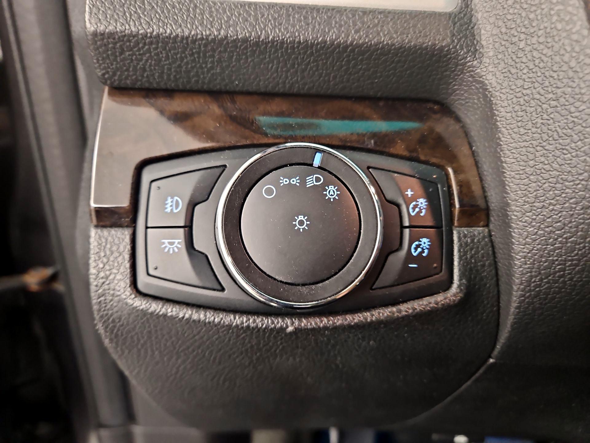 Thumbnail: 2015 Ford Explorer - 13