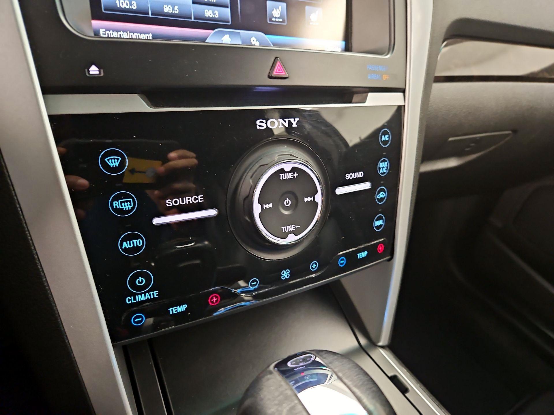 Thumbnail: 2015 Ford Explorer - 16