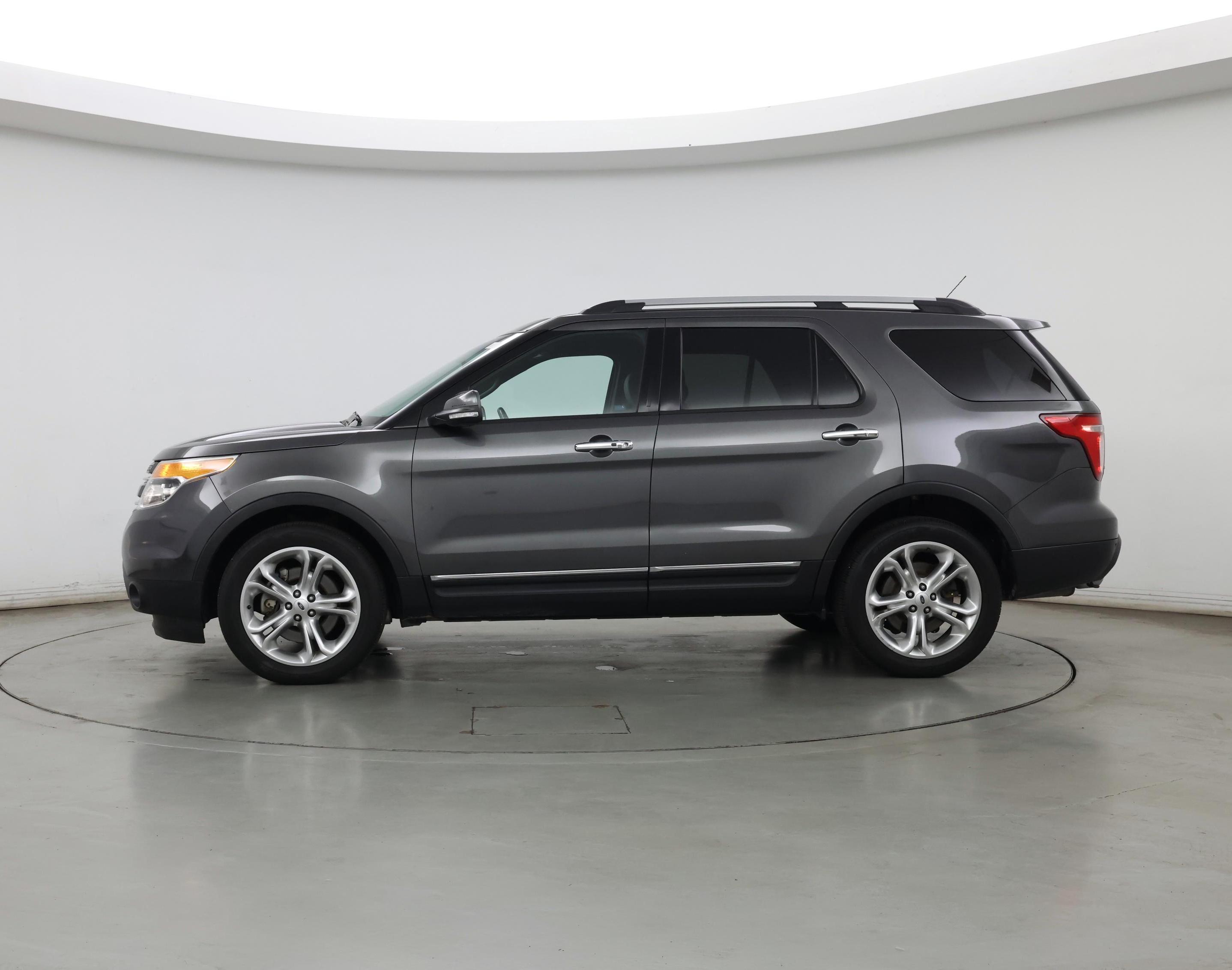 Thumbnail: 2015 Ford Explorer - 3