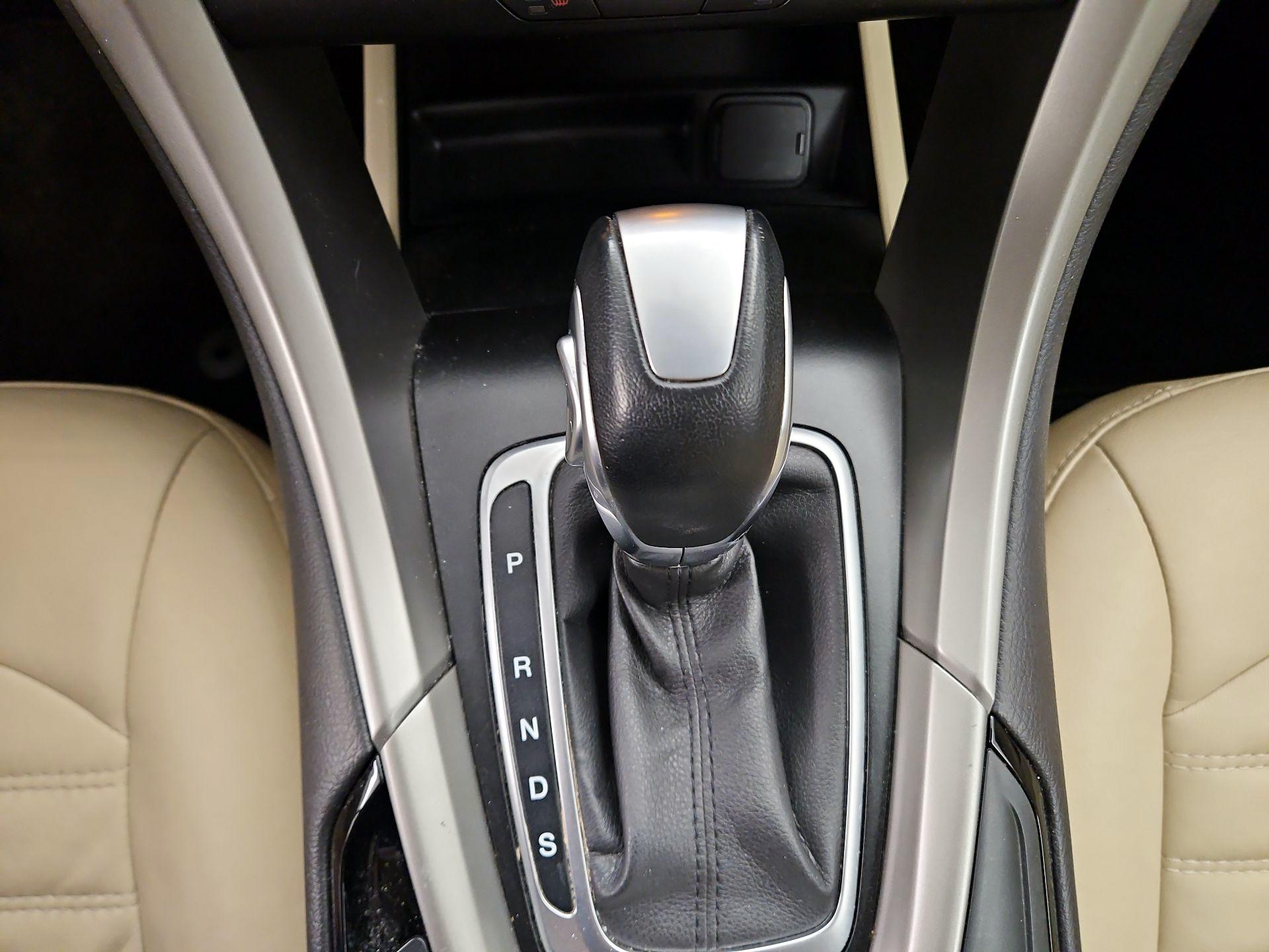 Thumbnail: 2014 Ford Fusion - 16