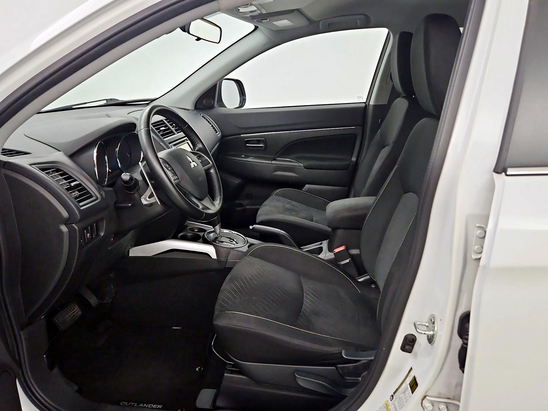 Thumbnail: 2014 Mitsubishi Outlander Sport - 11
