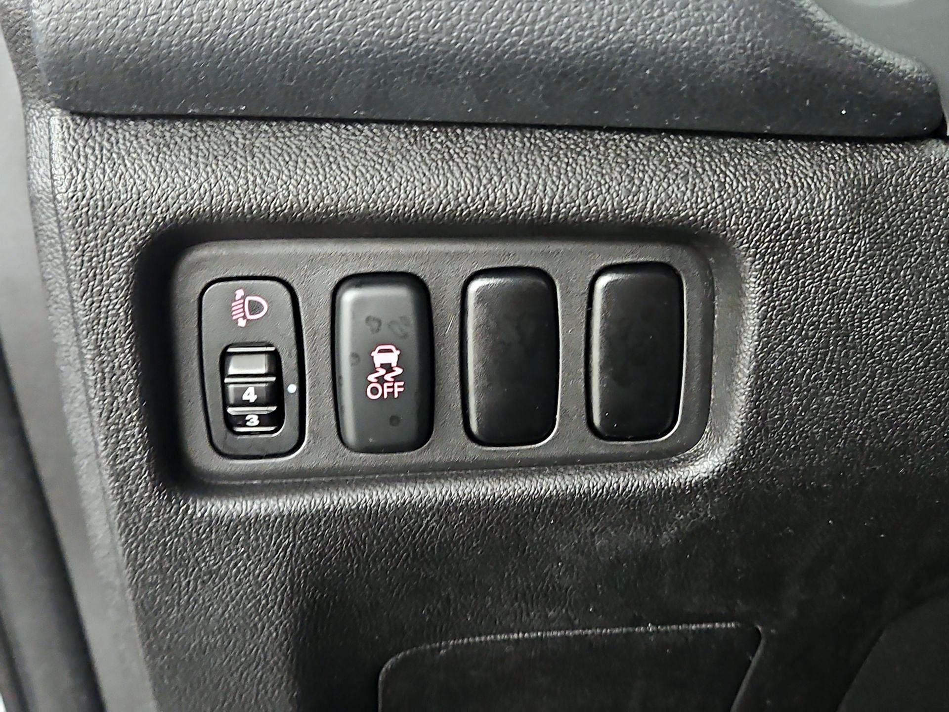 Thumbnail: 2014 Mitsubishi Outlander Sport - 13